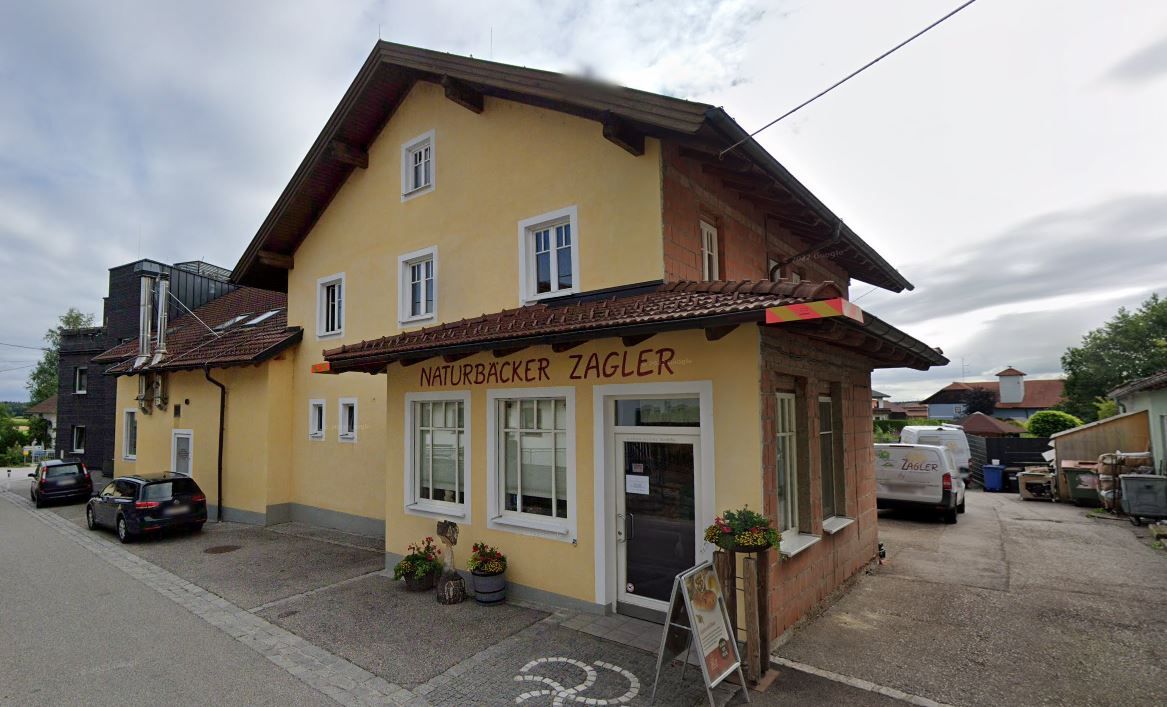 Zagler Brot ist pleite. Betroffen sind insgesamt sechs Filialen. Im Foto ist die Zentrale in Neukirchen an der Enknach zu sehen. Der Betrieb soll fortgeführt werden.