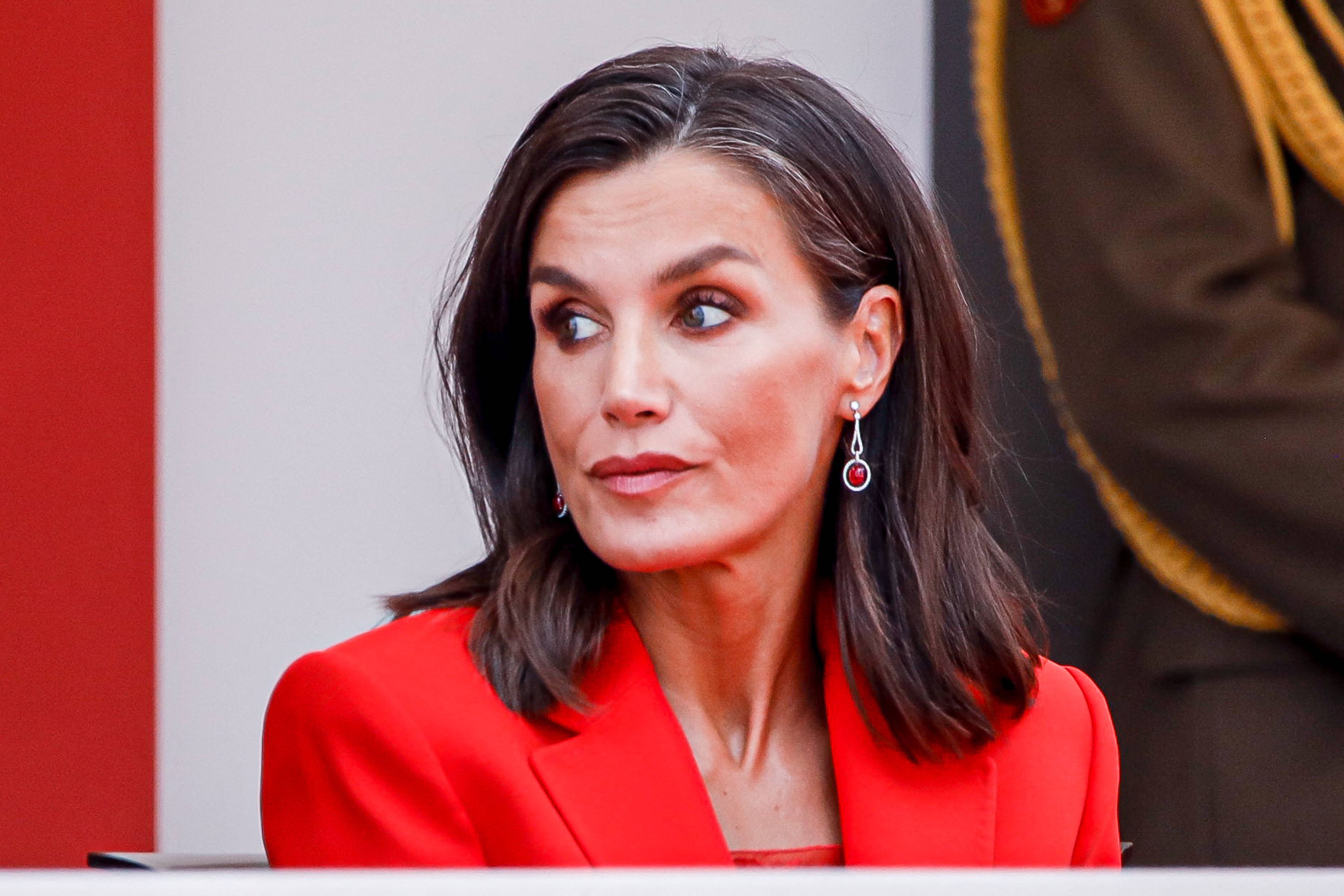 Die neuen Enthüllungen stürzen die Königin in eine massive Imagekrise.