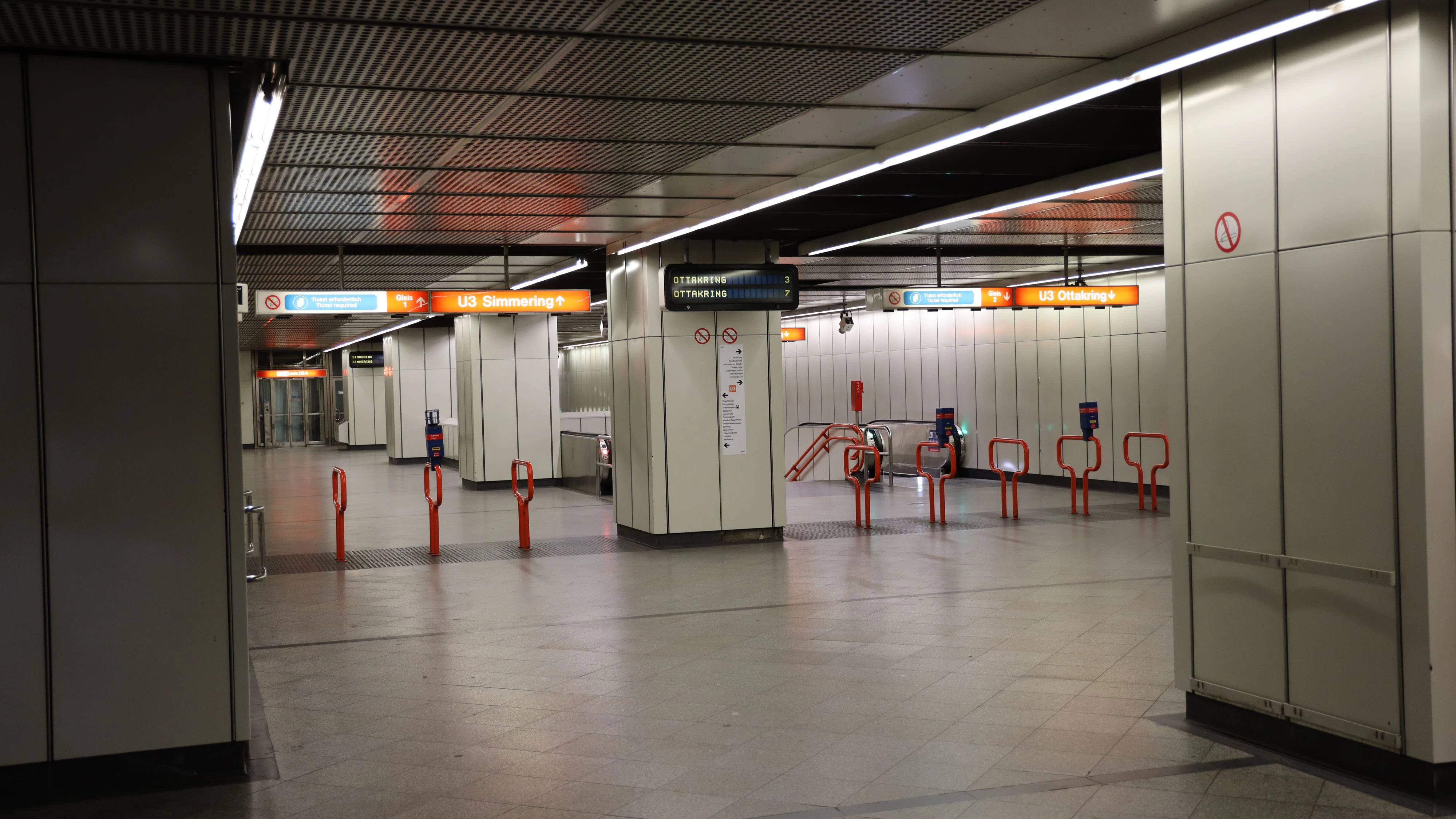 Im Bereich der Ubahnstation Neubaugasse kam es zu einem Raubversuch. (Symbolbild)