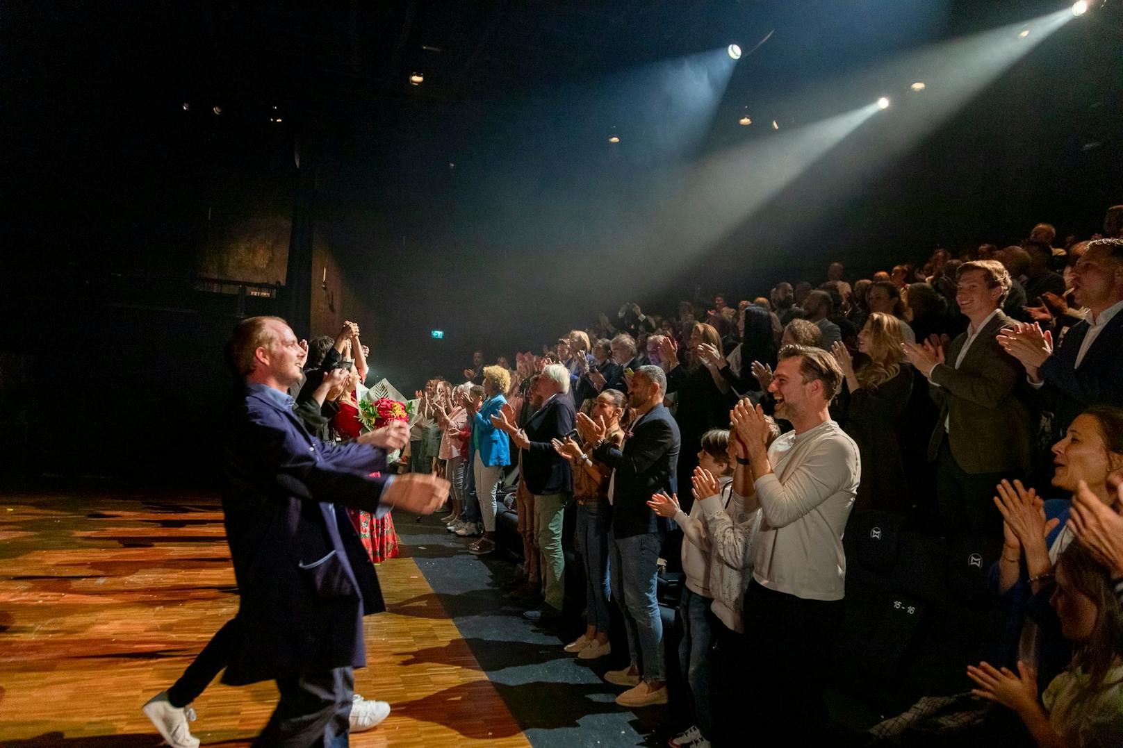 Minutenlange Standing Ovations für die Weltmeister der Magie