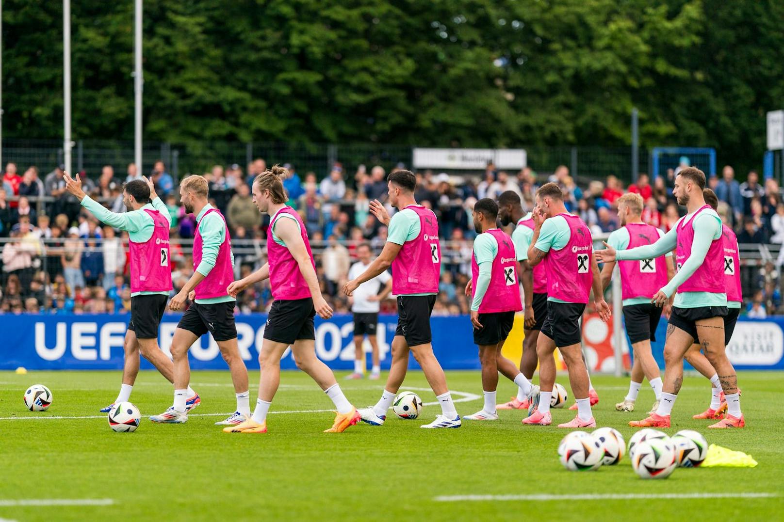 Die ÖFB-Spieler im ersten Training in Berlin. 