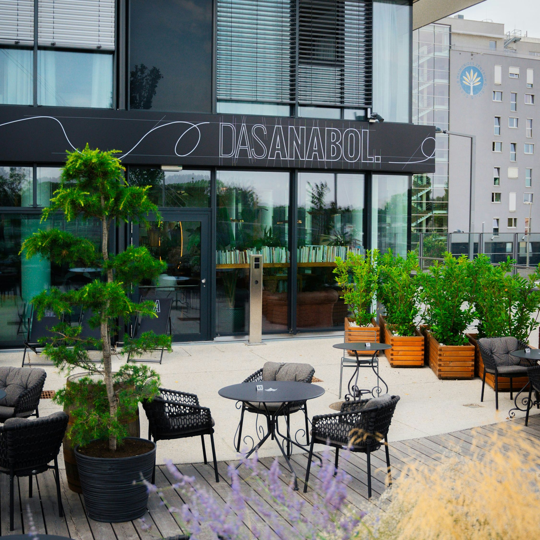 Das innovativste Restaurant in Wien liegt nur 300 Meter vom DASGYM. entfernt.