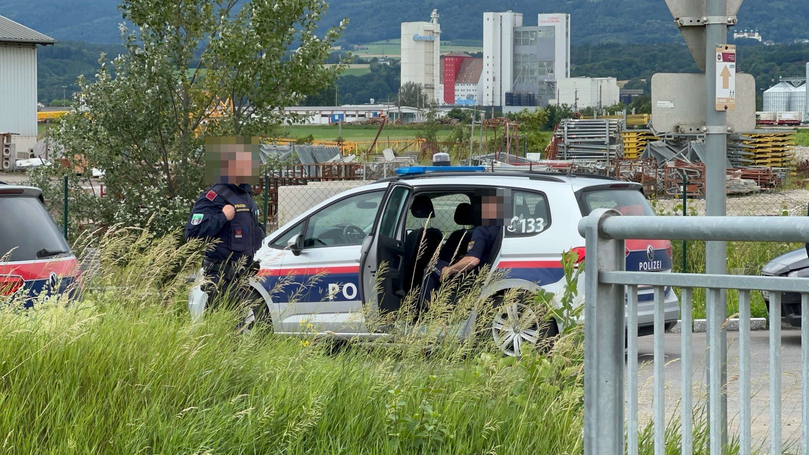 Die zwei Verdächtigen wurden festgenommen.