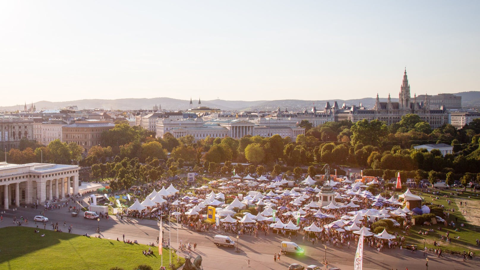 2015 wechselte "waldviertel pur" vom Wiener Rathausplatz auf den Heldenplatz