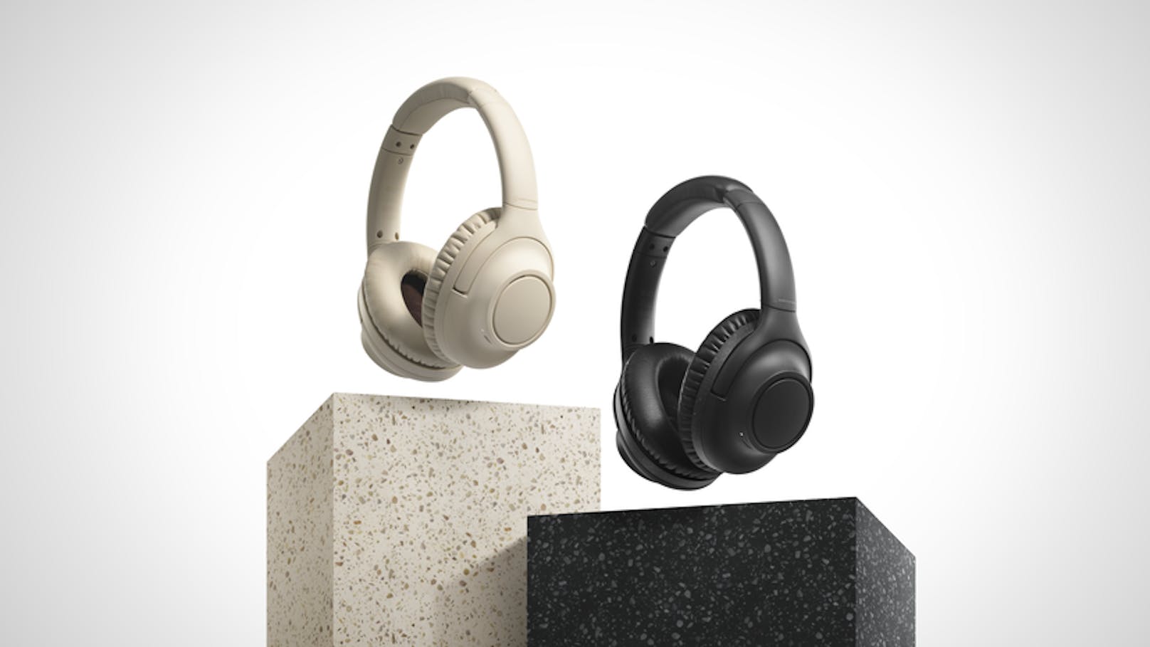 Audio-Technica präsentiert Kopfhörer mit 90 Stunden Akkulaufzeit.