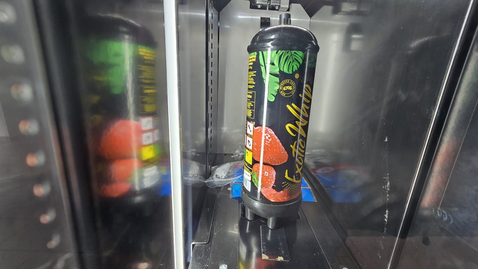 In mehreren Automaten in Linz wird Lachgas einfach so verkauft. Ohne Altersbeschränkung.