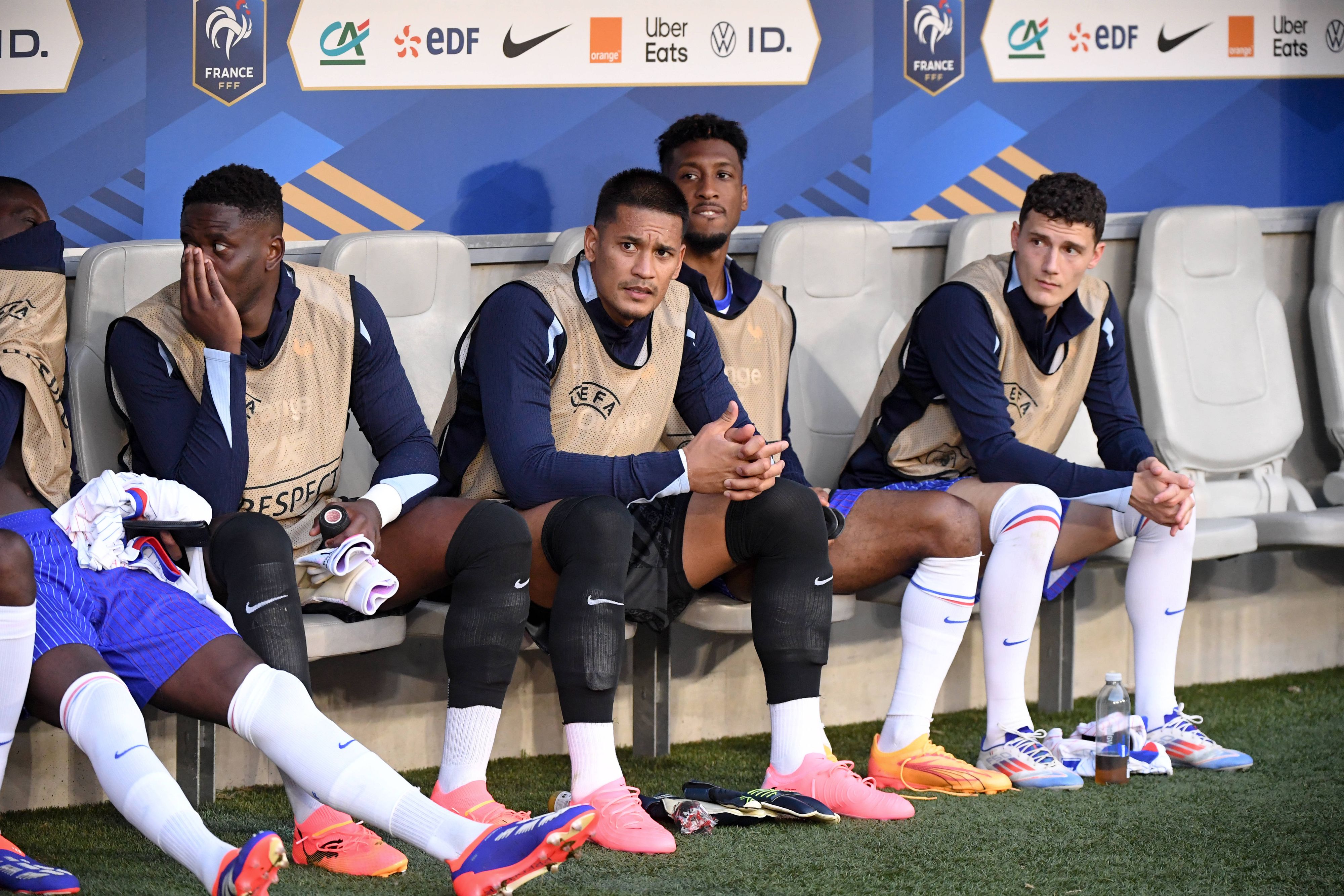 Kingsley Coman (Zweiter von rechts) und mehrere Kollegen laborieren wohl an einem Infekt.
