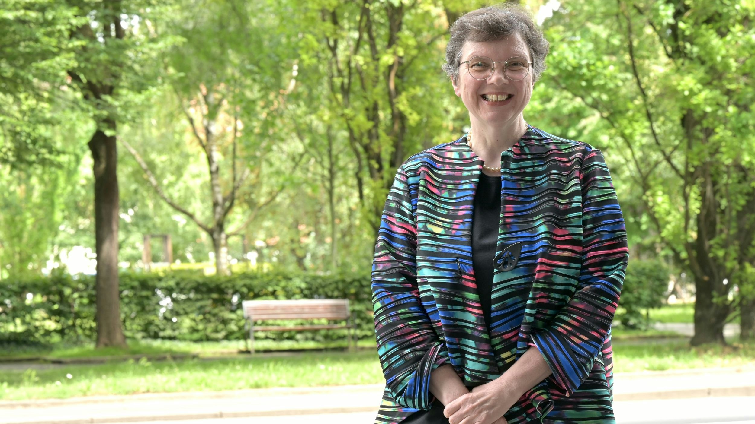 Börsen-Expertin Monika Rosen war 20 Jahre Chef-Analystin einer österreichischen Großbank und ist Vizepräsidentin der Österreichisch-Amerikanischen Gesellschaft. Sie hat auf "NewsFlix" eine Kolumne zum Thema Geld.