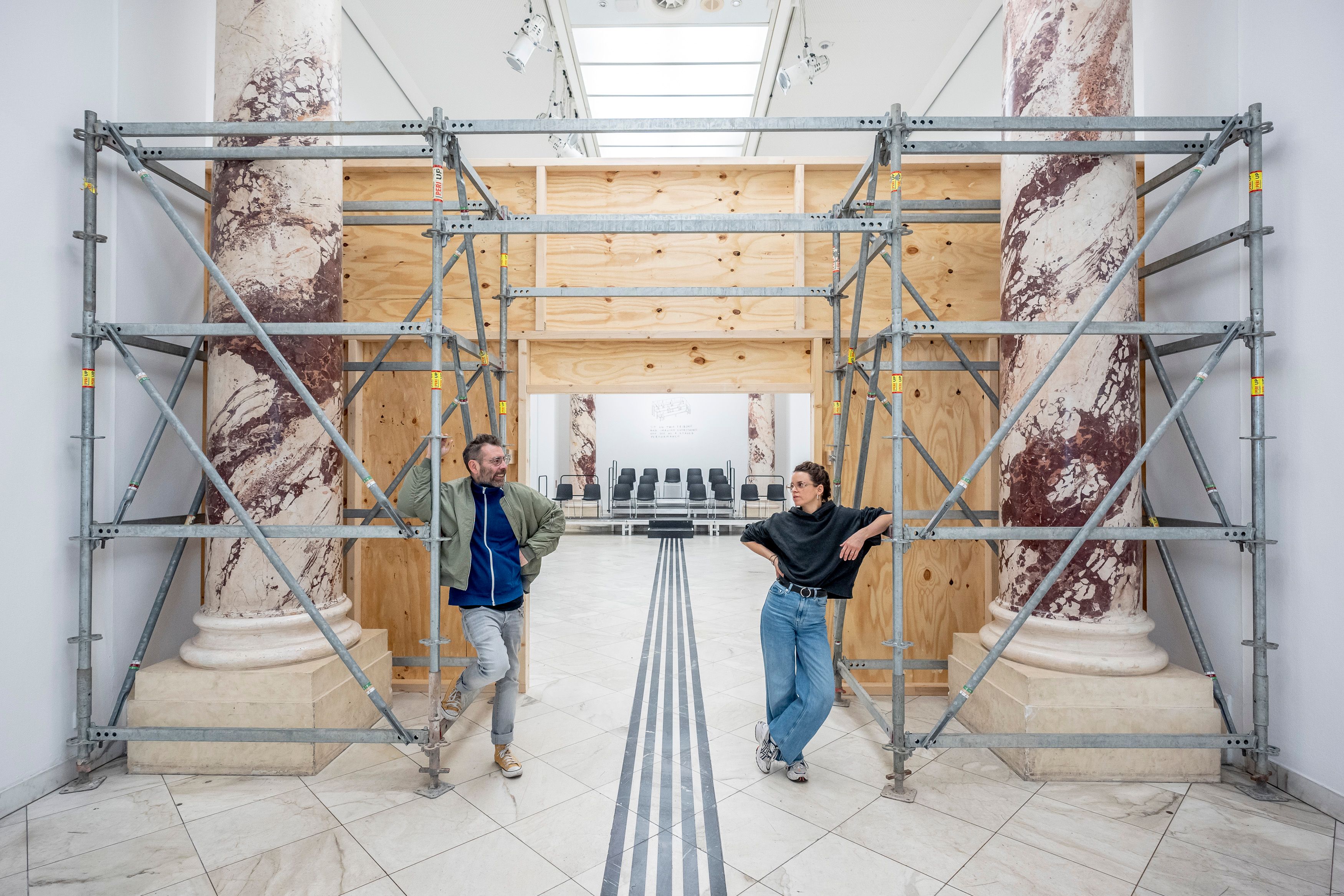 Aldo Giannotti und Karin Pauer haben die Schau gemeinsam gestaltet.