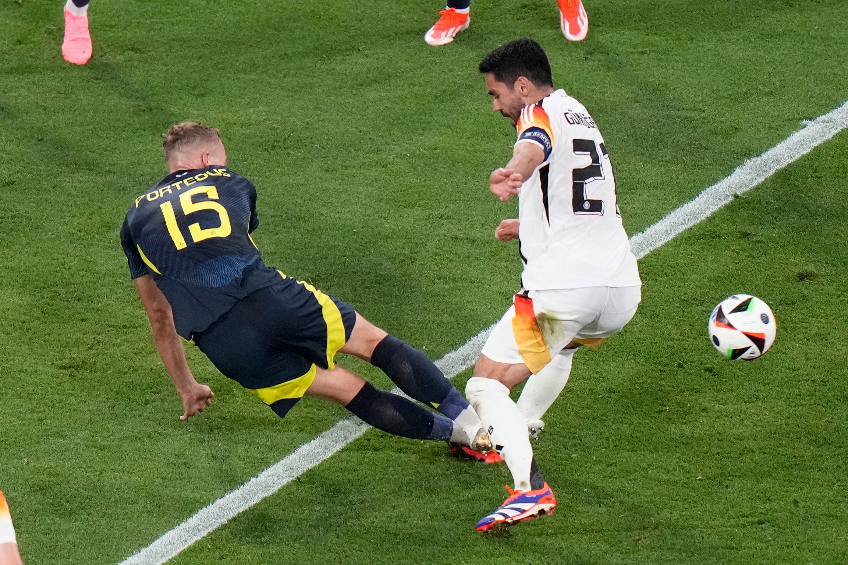 Extremes Foul von Ryan Porteous