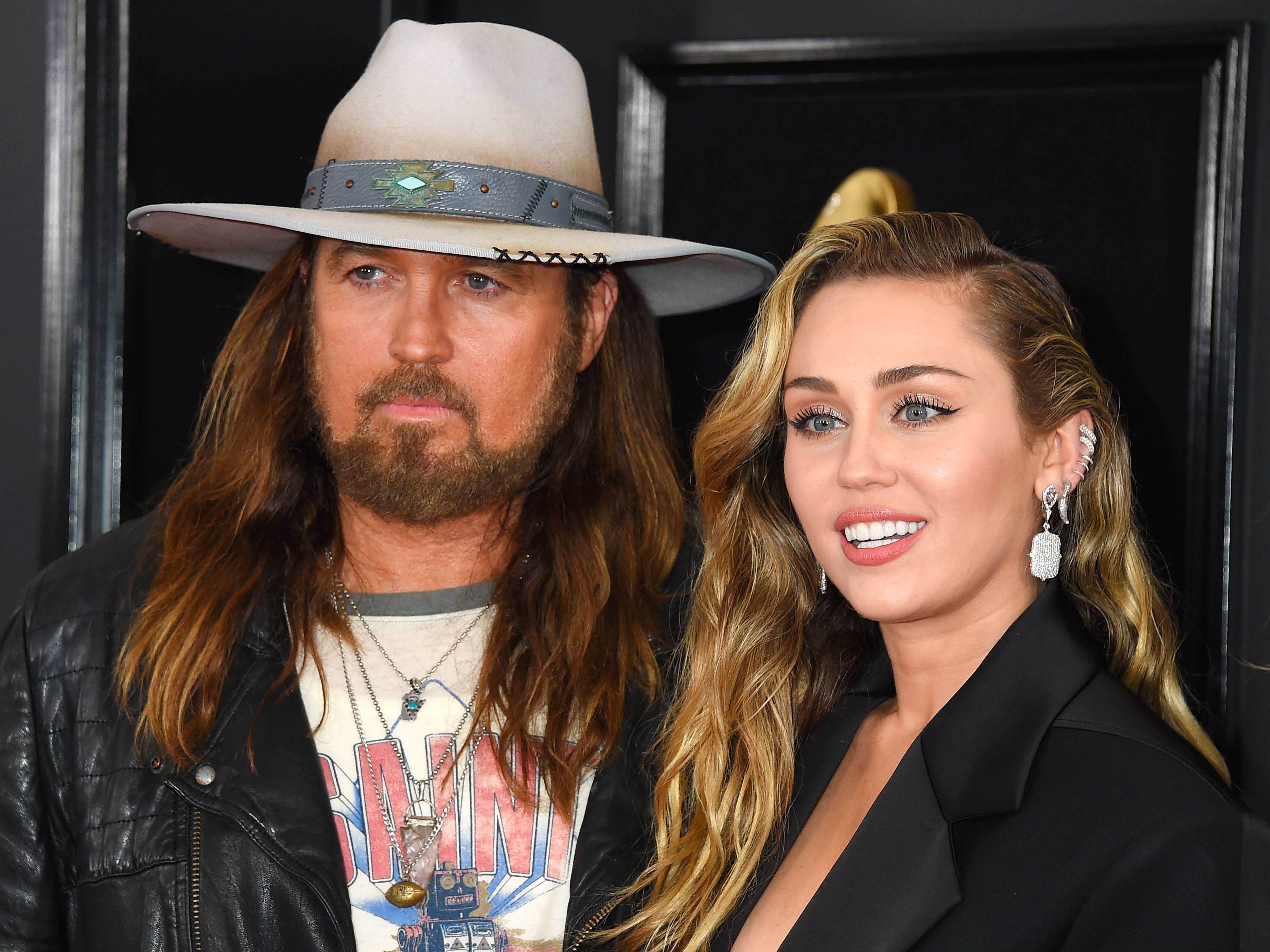 Miley Cyrus erhebt schwere Vorwürfe gegen ihren Vater Billy.