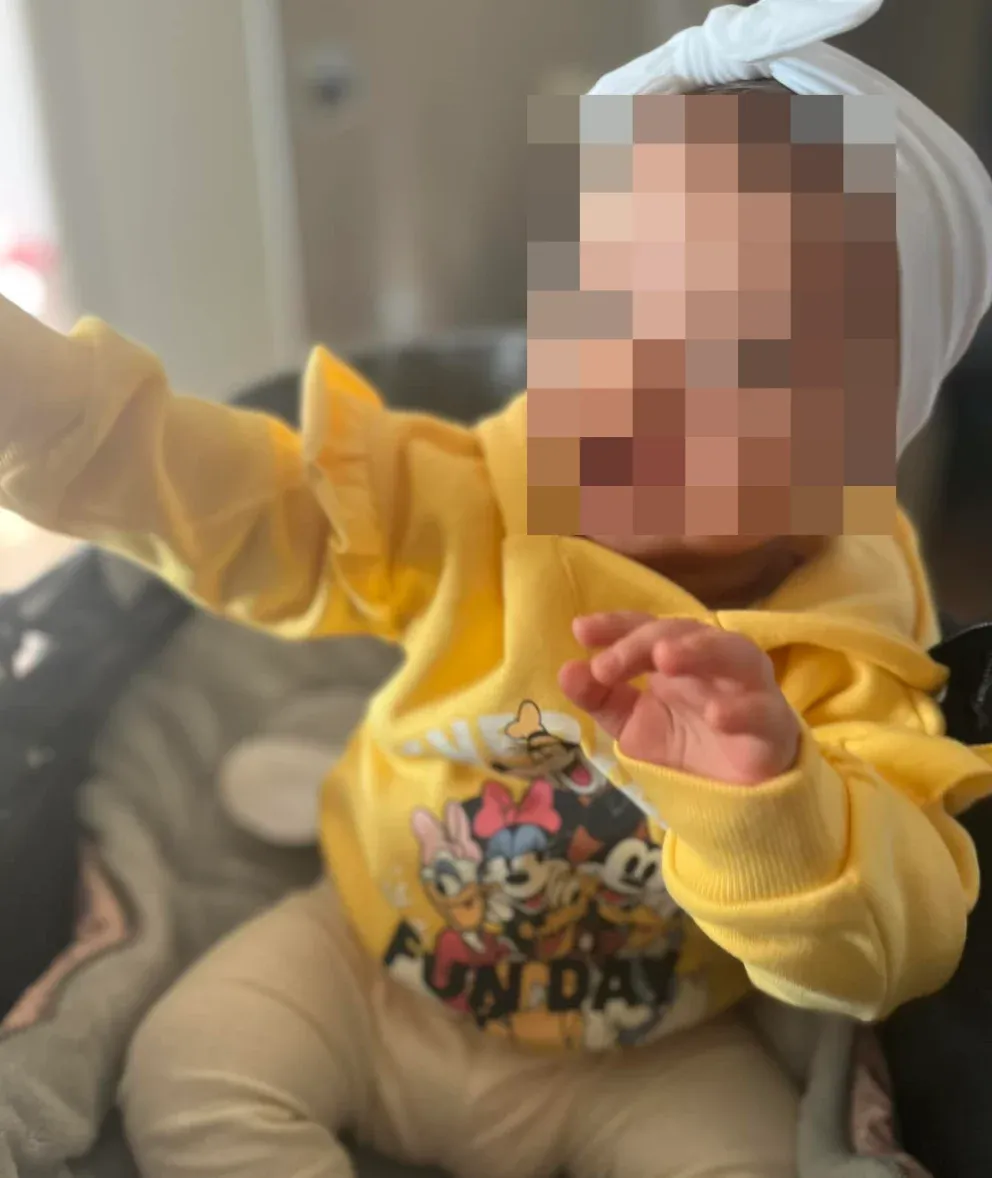 Das kleine Mädchen wurde schwer verletzt, schwebt laut Polizei aber nicht in Lebensgefahr