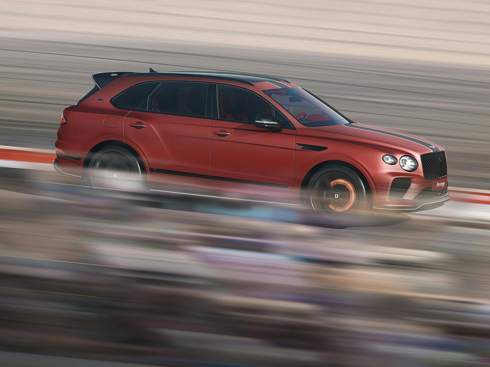 Die Höchstgeschwindigkeit des 550 PS starken Bentayga beträgt 290 km/h.