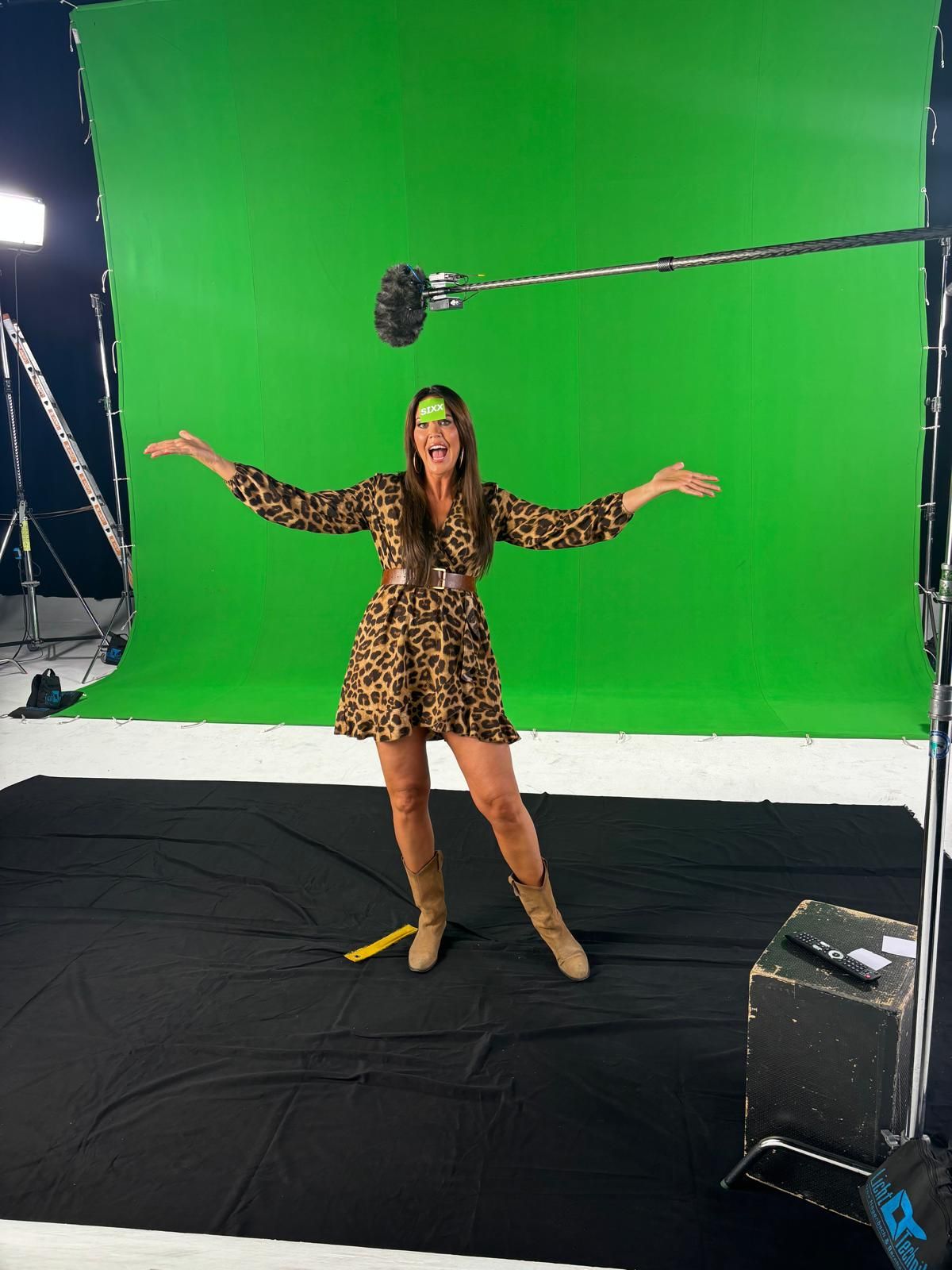 Martina Reuter steht schon für ihre neue Sendung in München vor der Kamera.