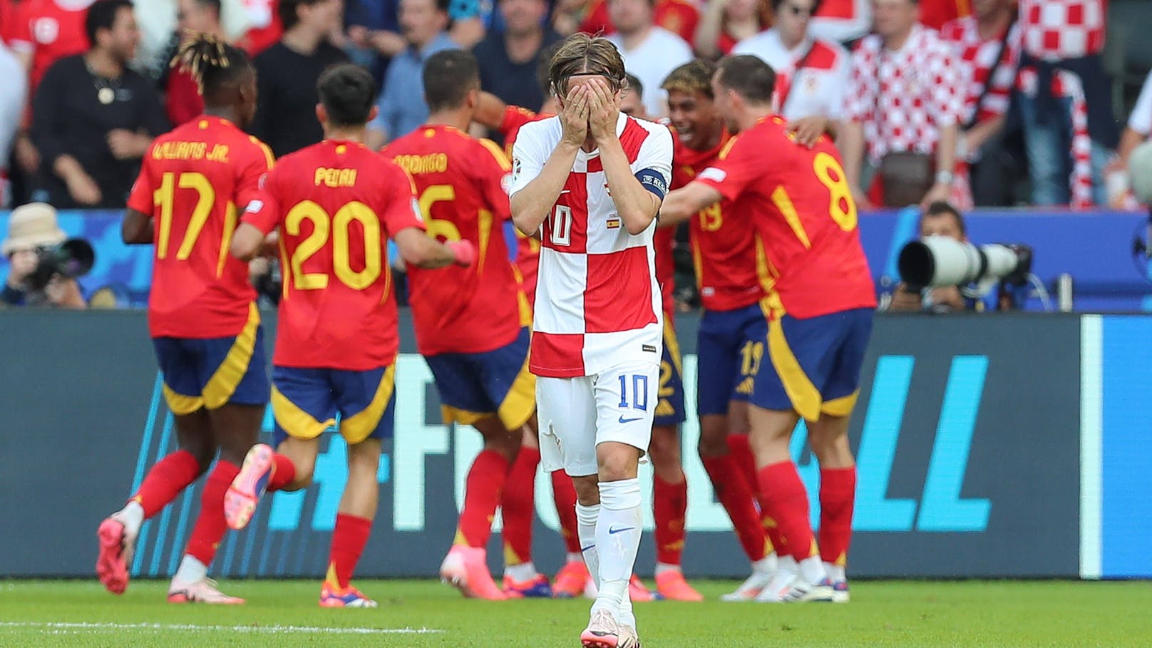 Brutal effizient! Spanien überrollt Kroatien mit 3:0