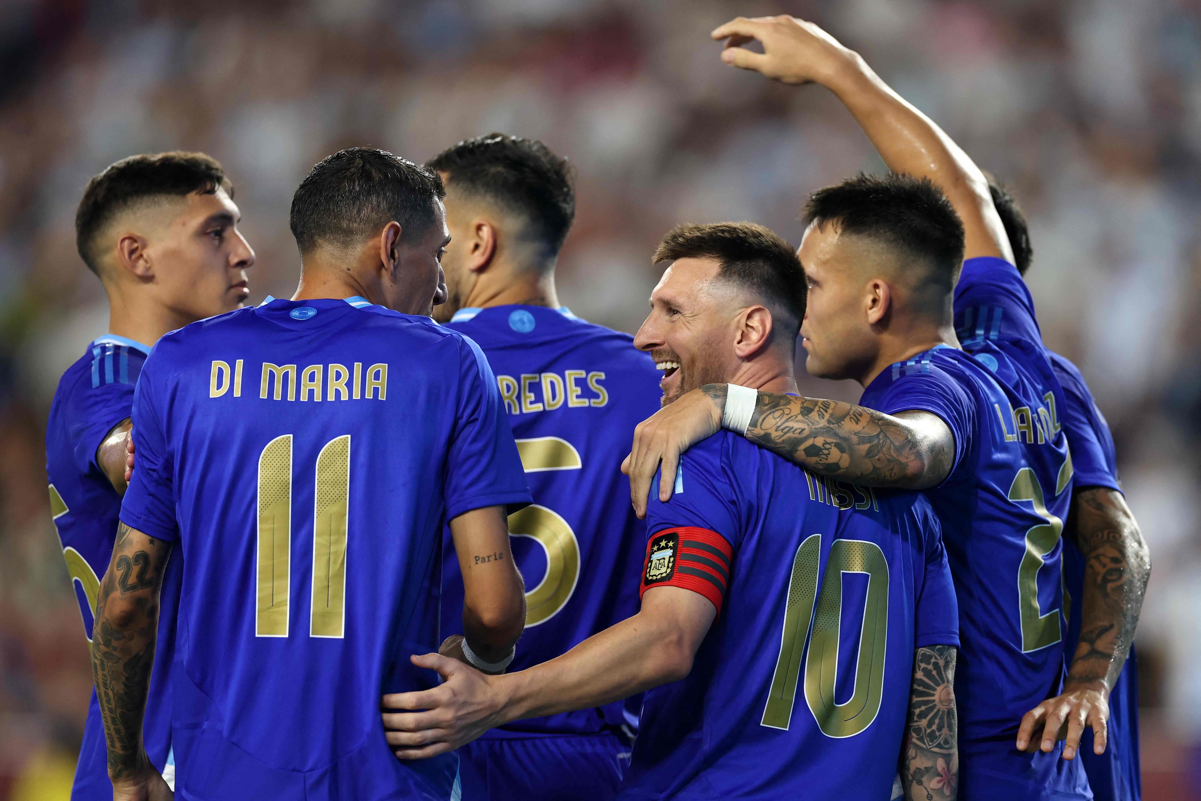 Die Argentinier bejubeln den Test-Sieg gegen Guatemala. 