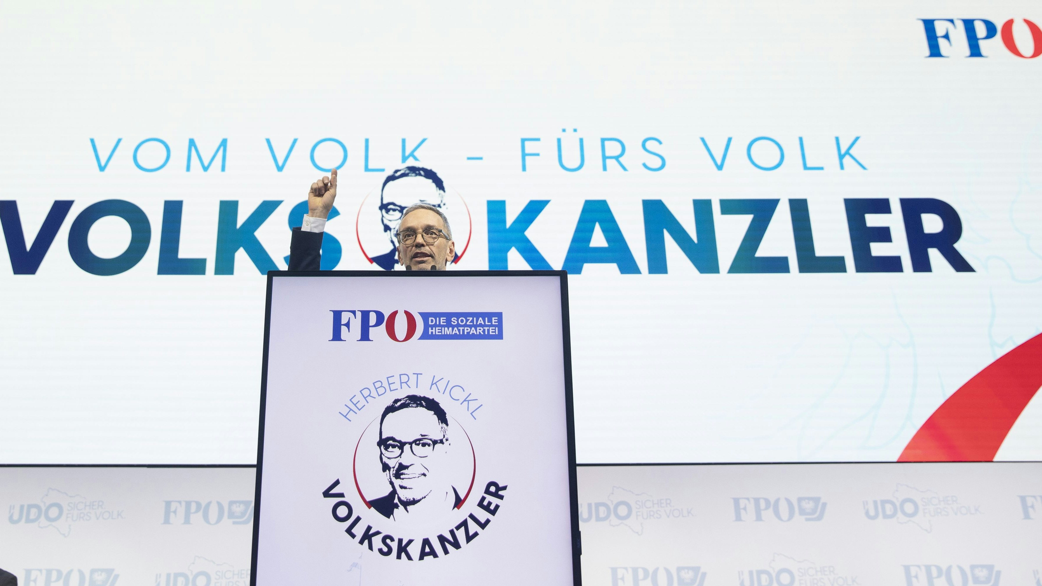 Bundesparteichef Herbert Kickl übte am Landesparteitages der FPÖ Niederösterreich die Volkskanzlerrolle