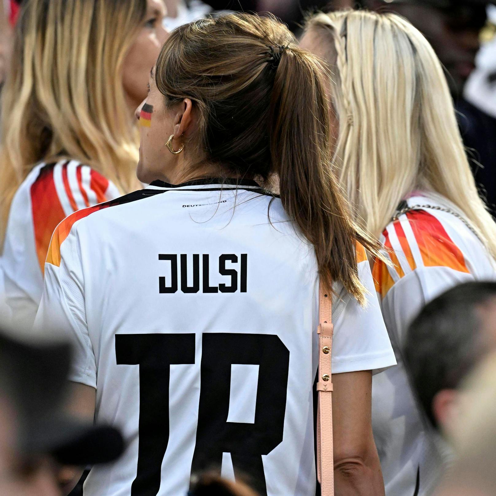 Lena Wurzenberger im deutschen Team-Trikot. 