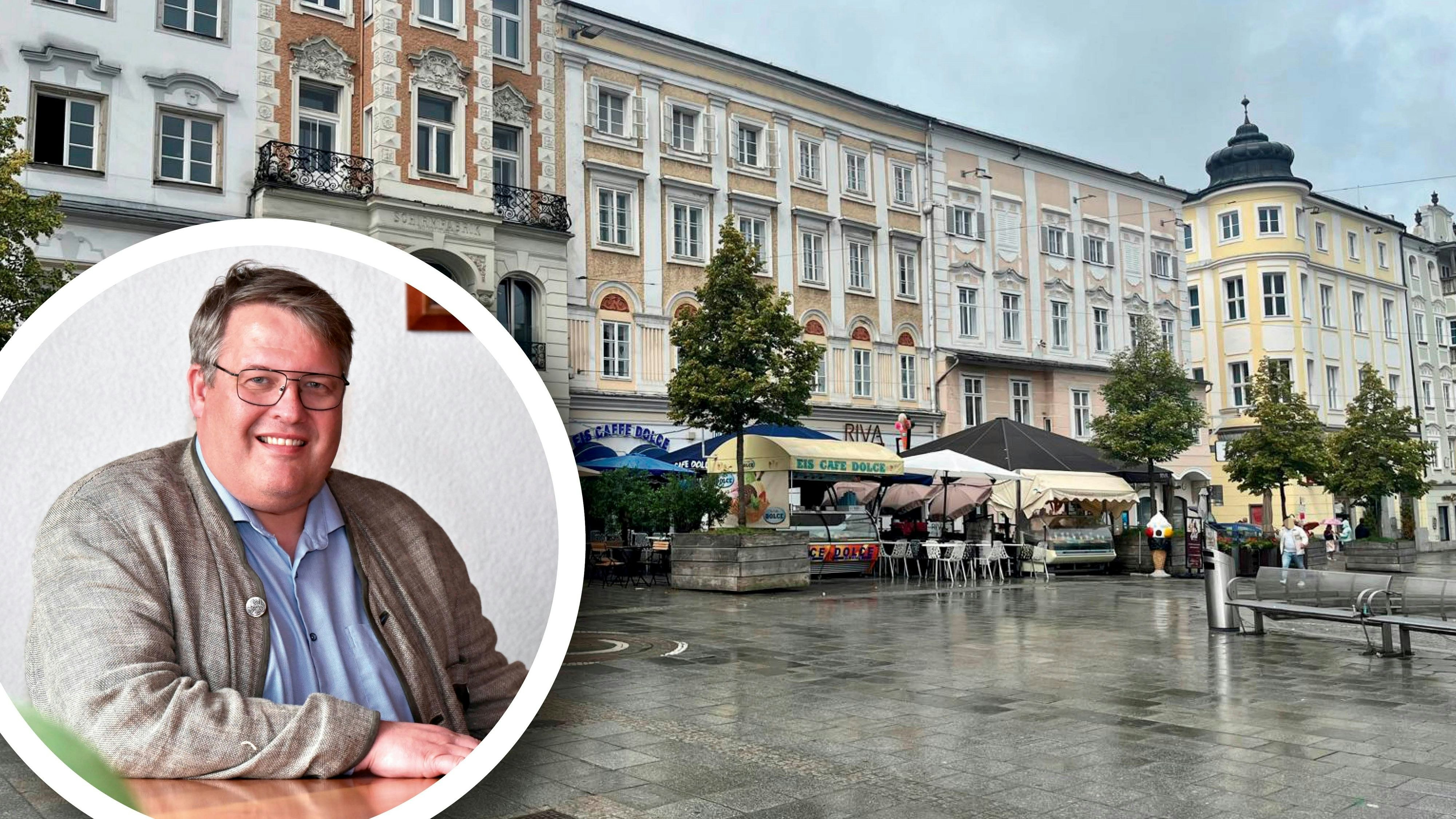Laut Wirtesprecher Thomas Mayr-Stockinger ist das aktuelle Wetter eine "Herausforderung" für Gastronomen. Im Hintergrund: leerer Linzer Hauptplatz am Sonntag.