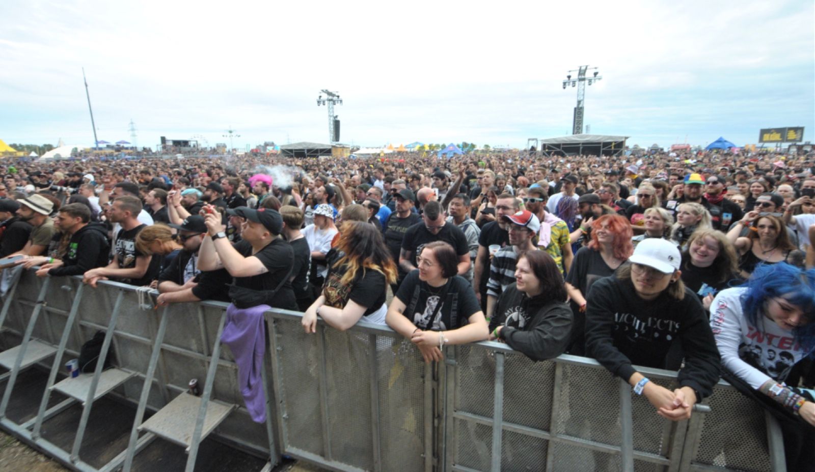 Festivalbesucher beim Nova-Rock 2024