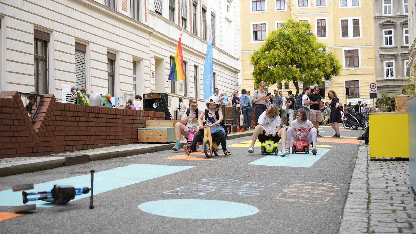 Ziel des Projektes ist es, die Galileigasse in einen lebendigen und nachhaltigen Treffpunkt zu verwandeln.