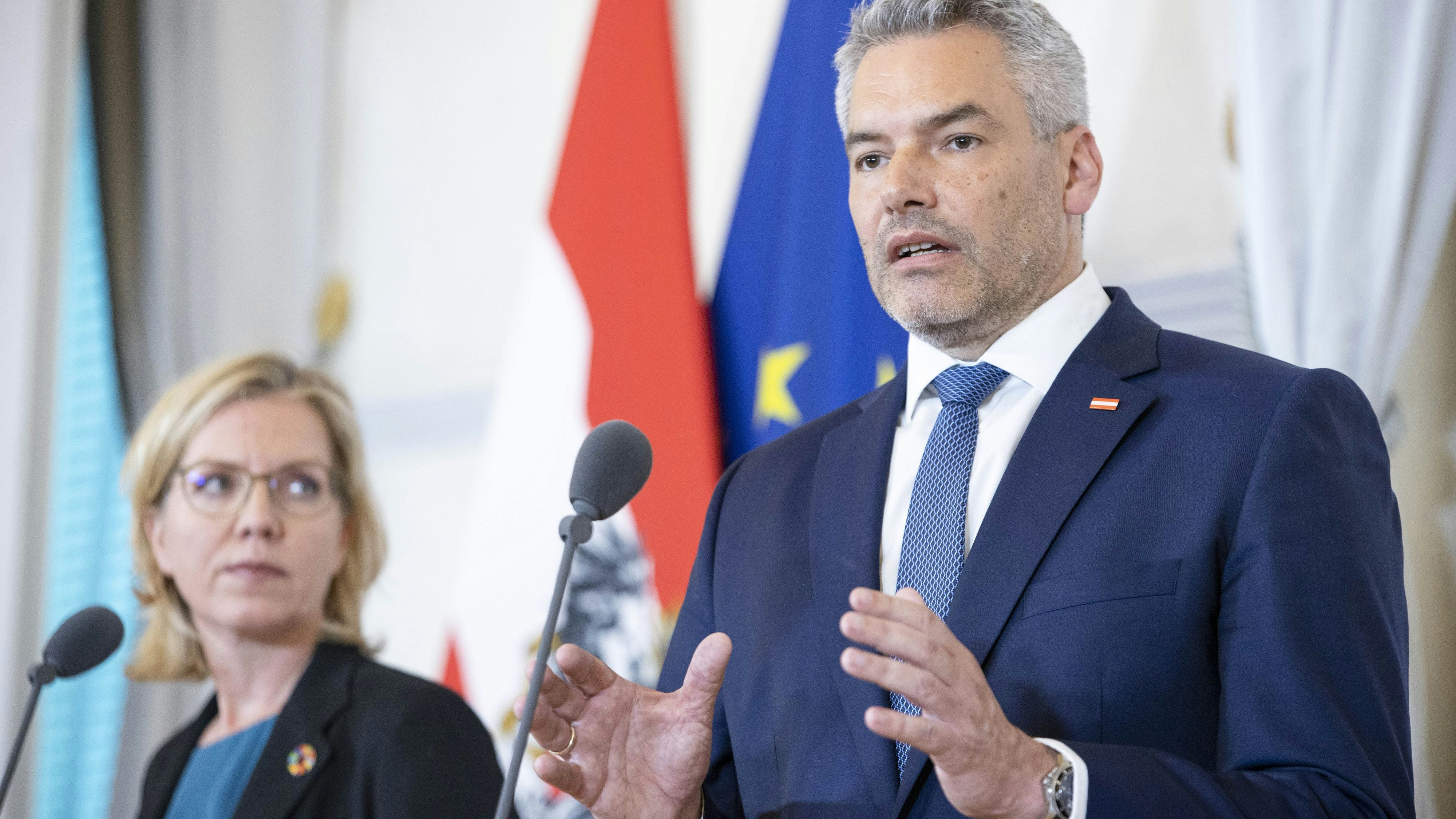 Bundeskanzler Karl Nehammer entzieht Ministerin Gewessler das Stimmrecht.