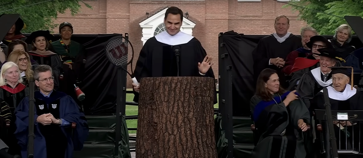 Nicht für den Tennisplatz, fürs Leben lernen wir: Ex-Tennis-Superstar Roger Federer bei seiner Abschlussrede am Dartmouth College im US-Bundesstaat New Hampshire