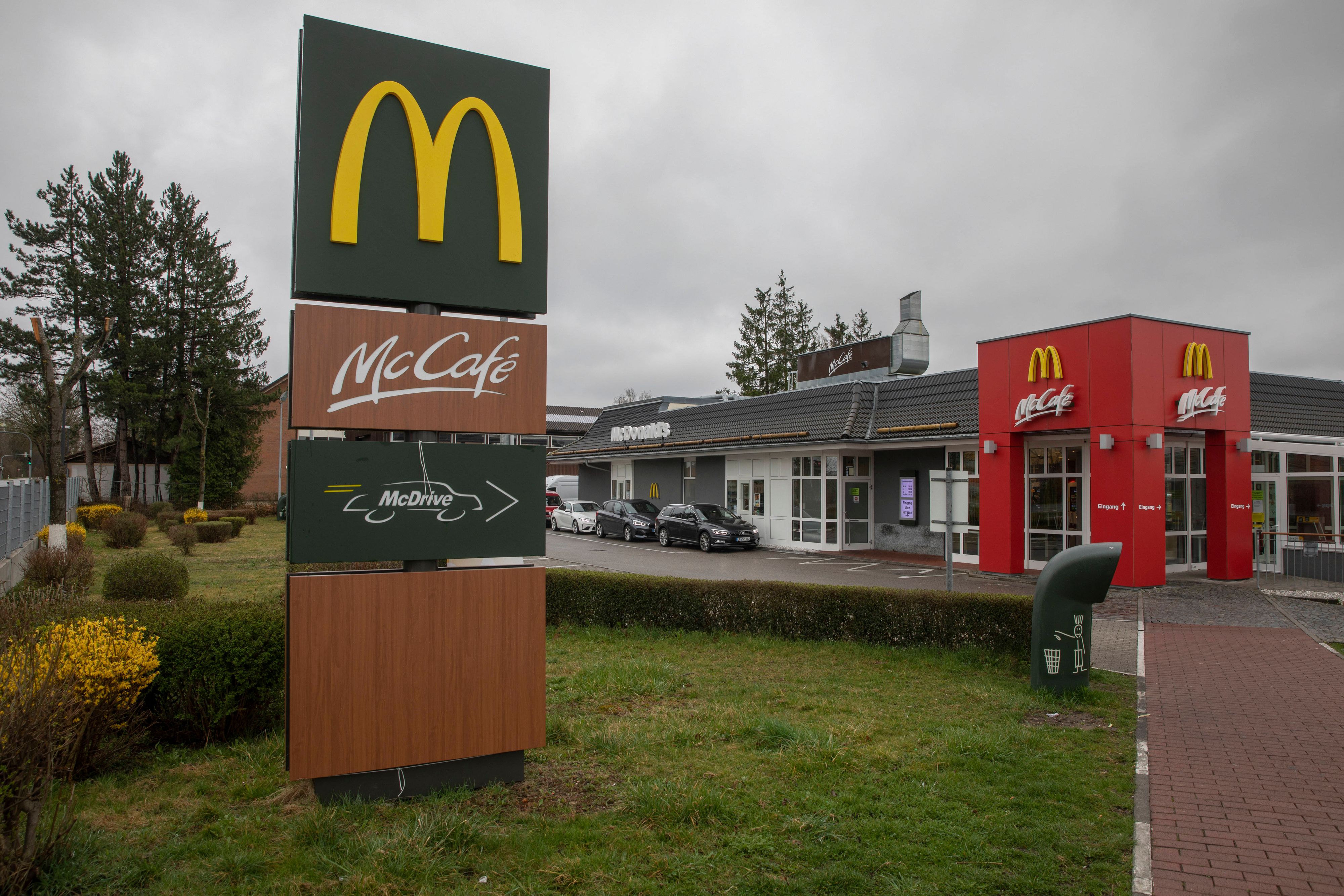 McDonald’s will Bestellungen im Drive-thru mit der Zeit auch von KI annehmen lassen.