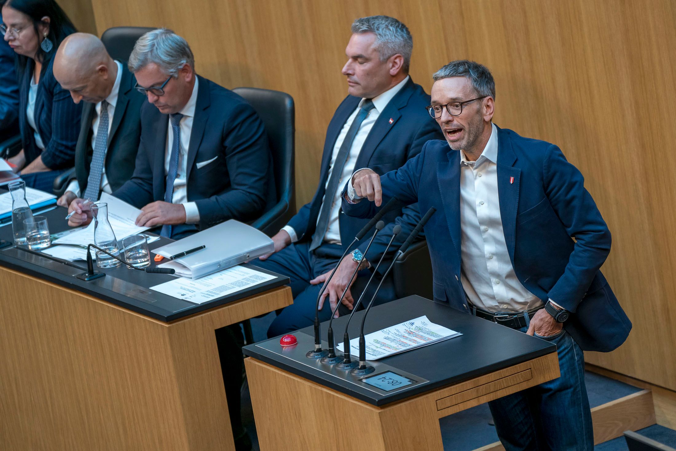 FPÖ-Chef Herbert Kickl stellt ÖVP-Kanzler Karl Nehammer ein Ultimatum.