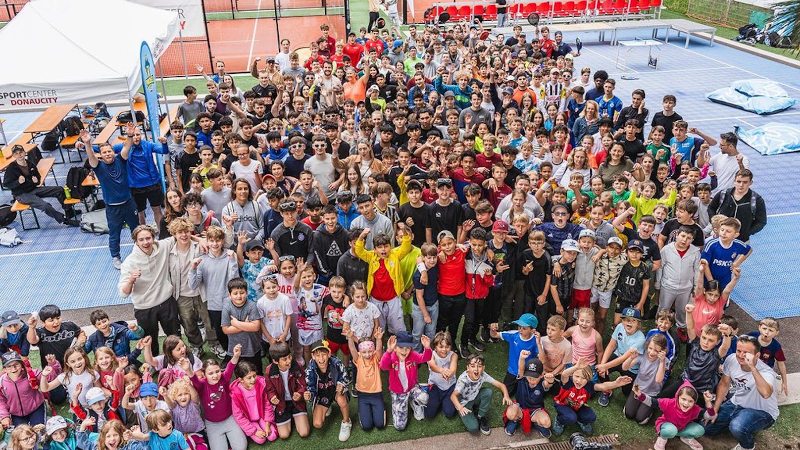 "Like a Pro"-Jugendsport-Initiative von Drei setzt ersten Gewinn um: das Schools Padel Tour Finale.