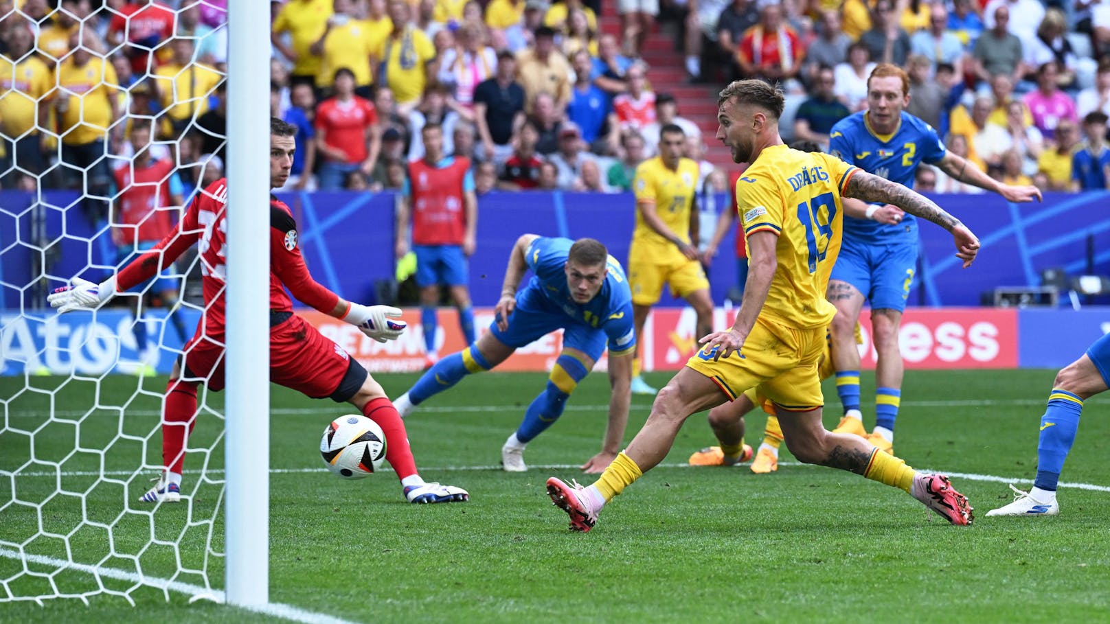 Rumänien-Traumstart! 3:0 gegen die Ukraine