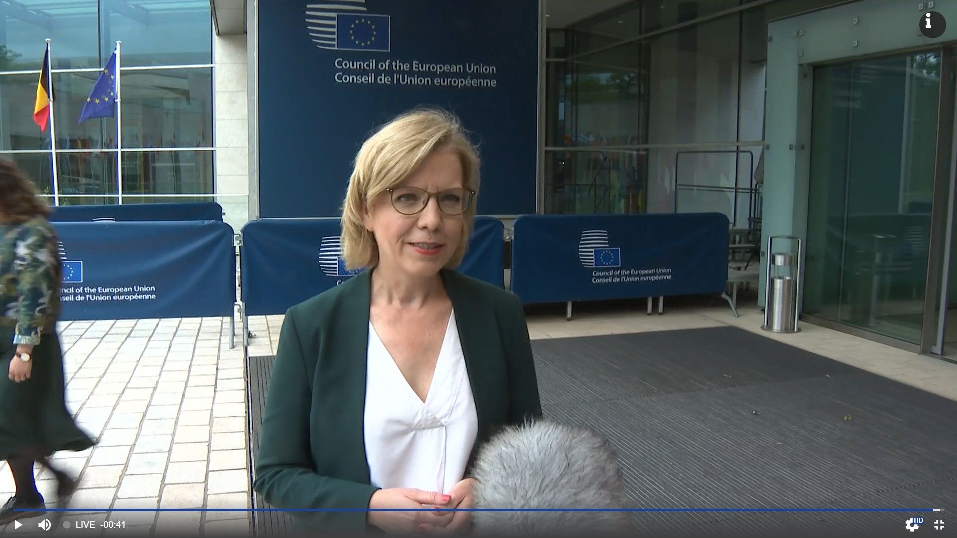 Klimaministerin Leonore Gewessler will sich über den Einspruch des Bundeskanzlers hinwegsetzten.