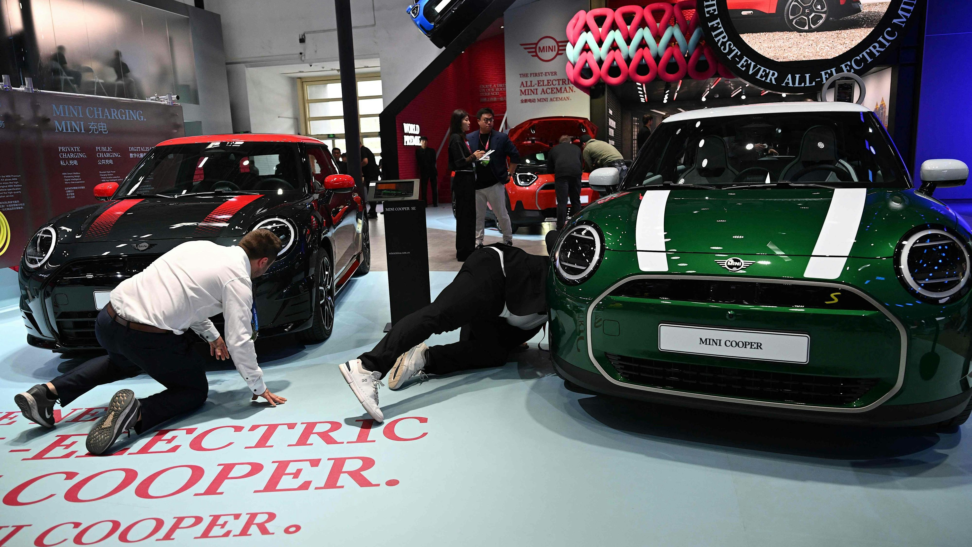 Der vollelektrische Mini Cooper (hier auf der Autoshow in Peking) kommt ebenfalls aus China