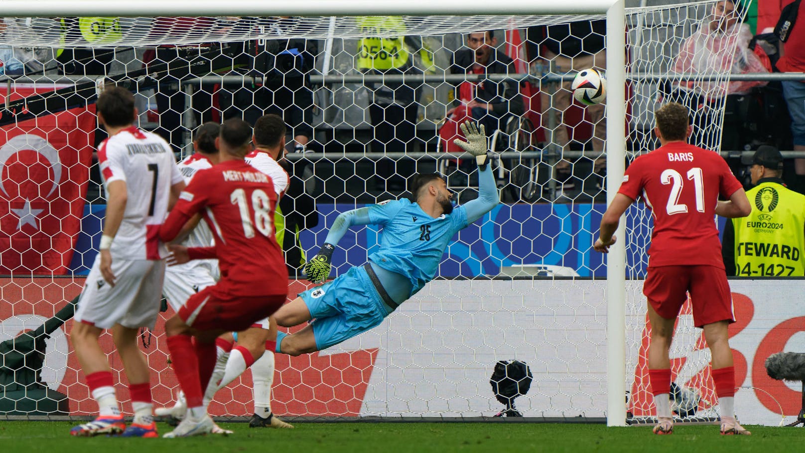 Ex-Rapidler schießt Türkei zu 3:1 gegen Georgien