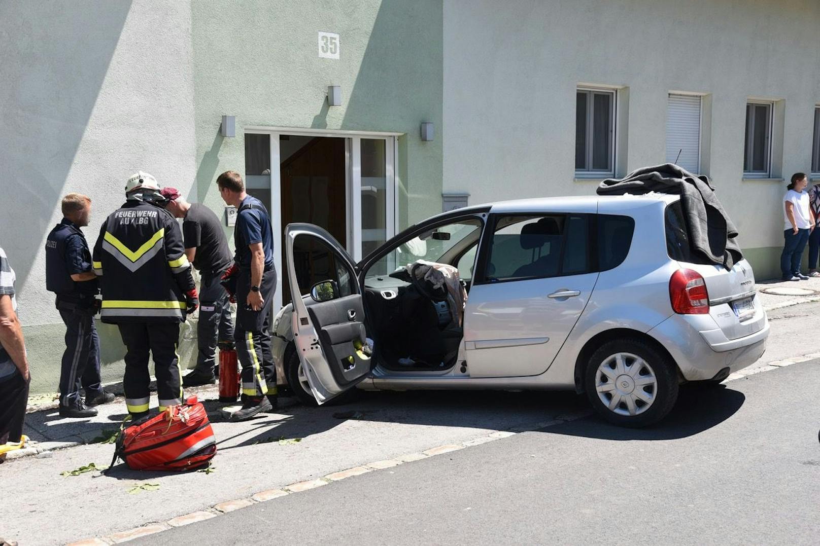 Pkw-Lenkerin krachte gegen Hausmauer