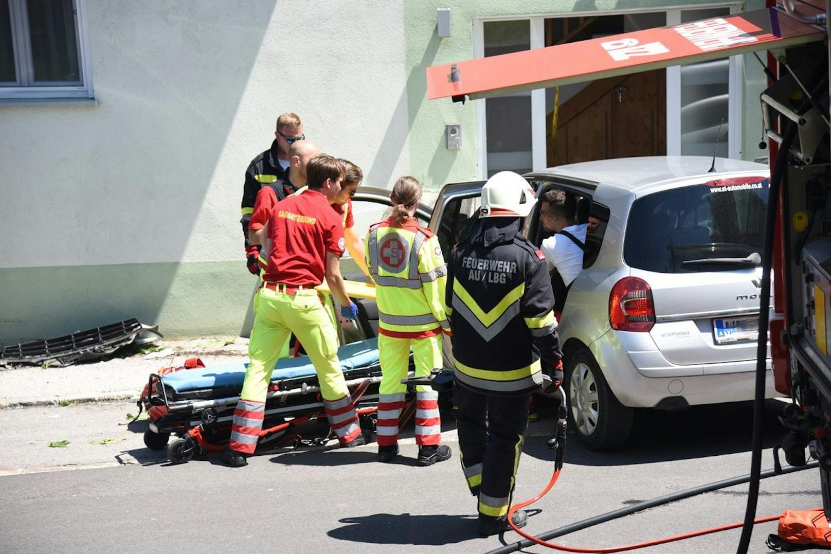 Pkw-Lenkerin krachte gegen Hausmauer