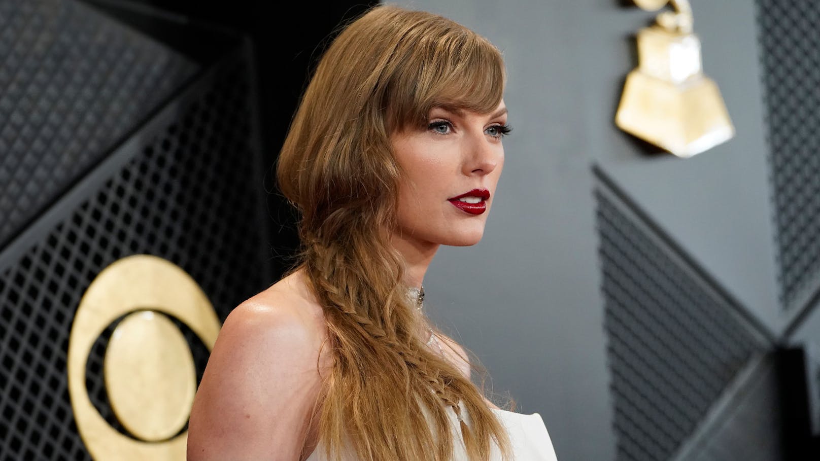 "Hirnverbrannt banal" – Kritiker verreißen Taylor Swift