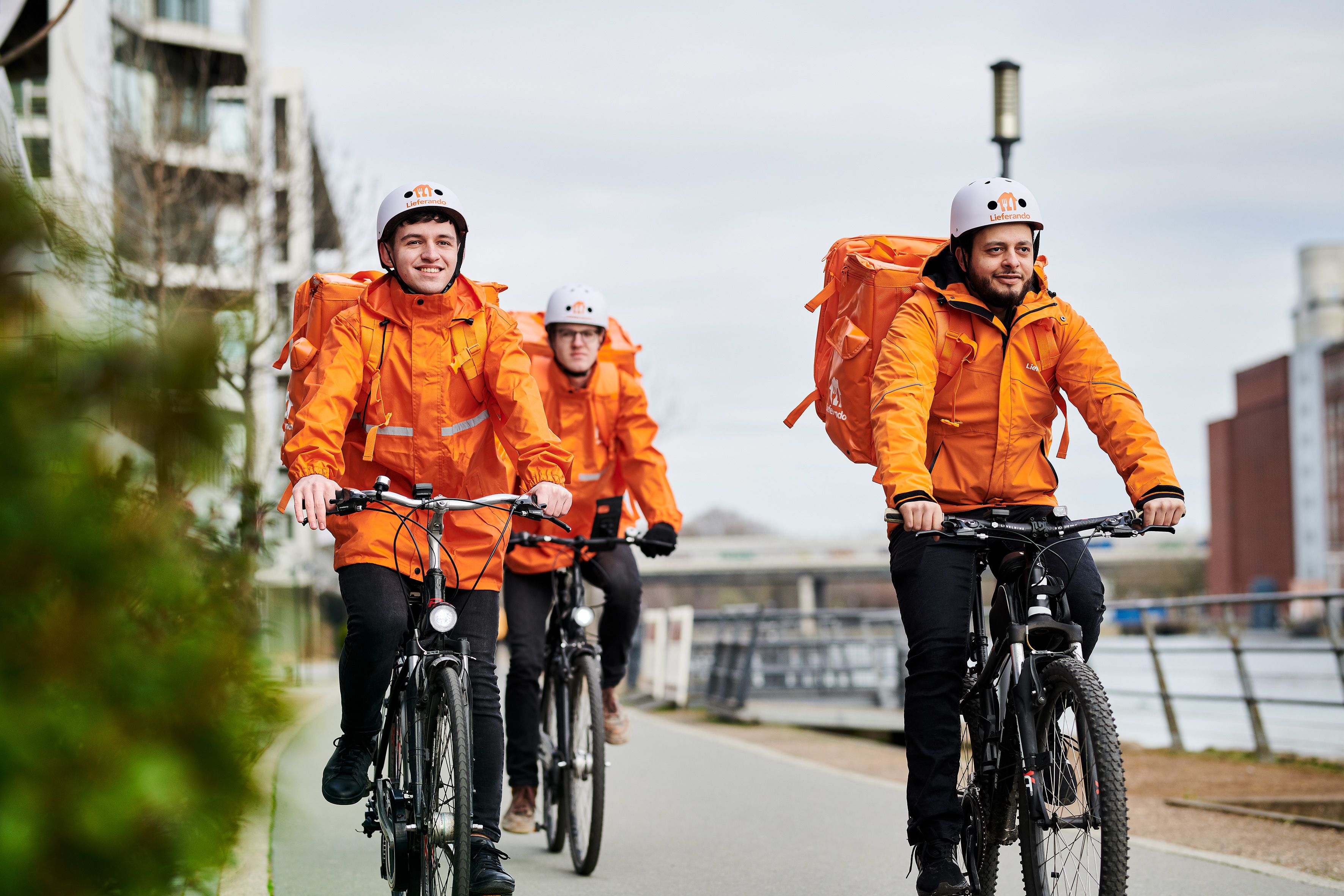 Ab 15 Euro Bestellwert kommen jetzt Pizza, Burger und Co. gratis