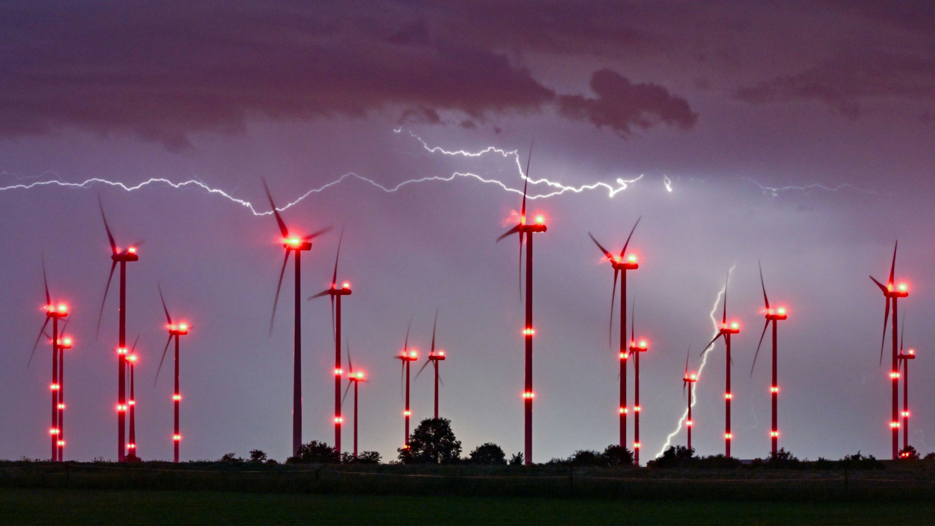 Heute.at - Jetzt knallts! Große Hitze, Schwergewitter im Anmarsch