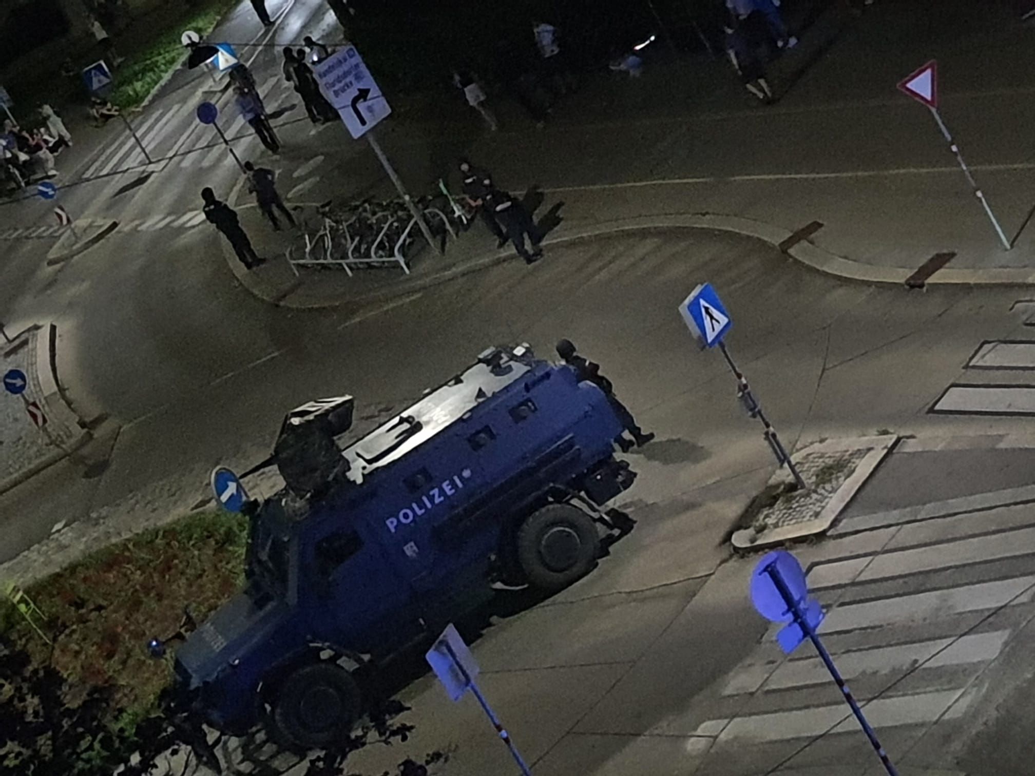 Im Bereich des Wiener Kapaunplatzes (20.) kam es Mittwochnacht zu einem Großeinsatz der Polizei.