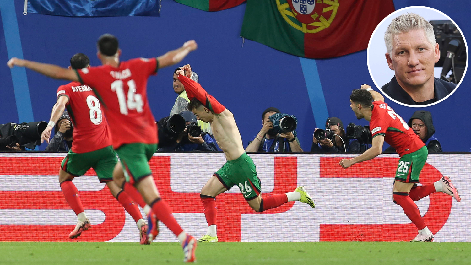 Bastian Schweinsteiger sah ein klares Foul vor dem 2:1 für Portugal gegen Tschechien.