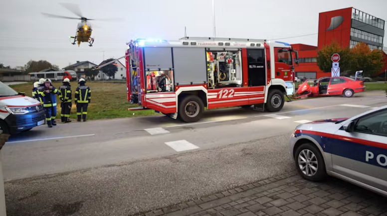 Bei dem Unfall wurden mehrere Personen leicht verletzt.
