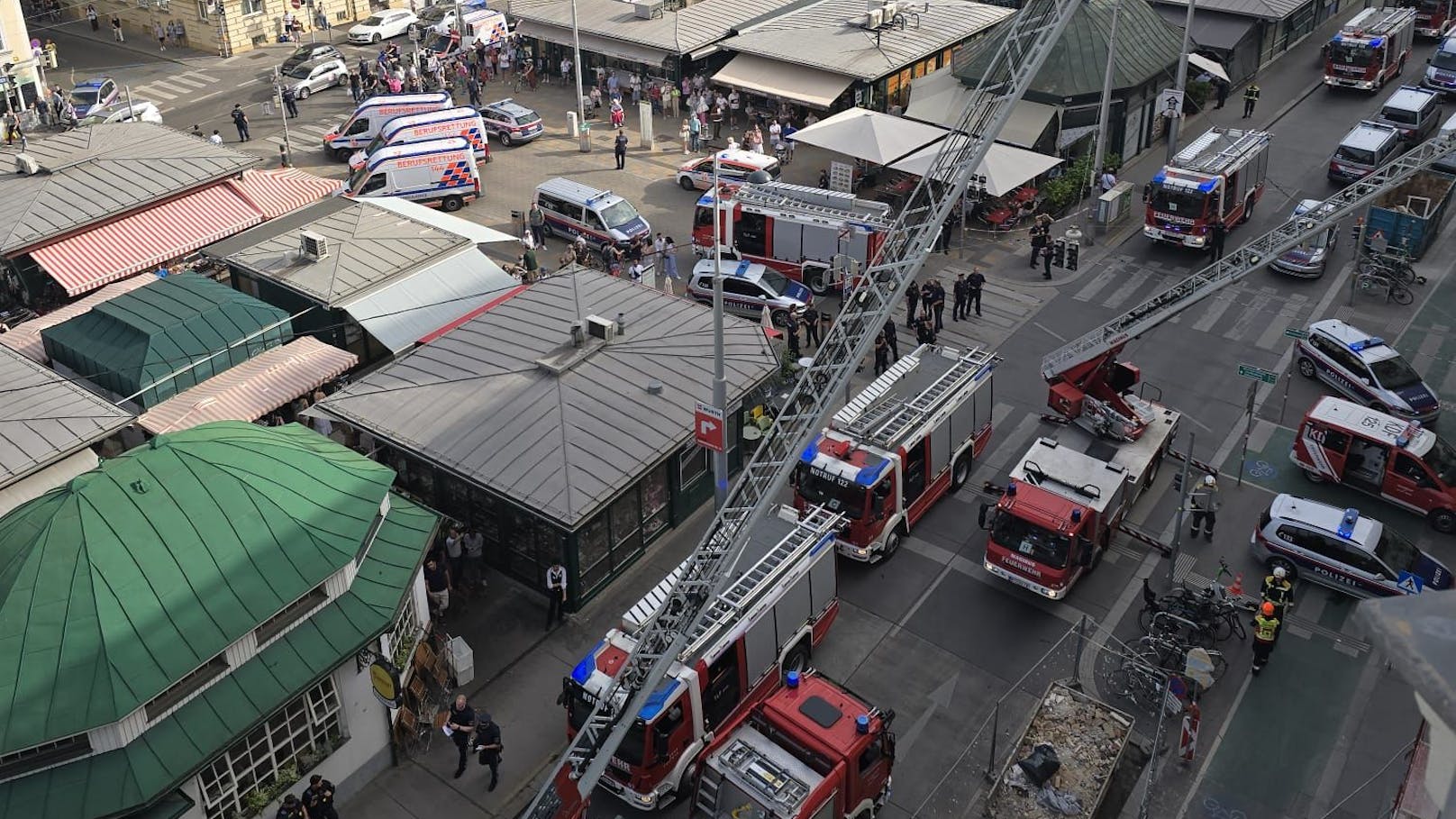 Explosion in Wohnhaus! Verletzte bei Großbrand in Wien