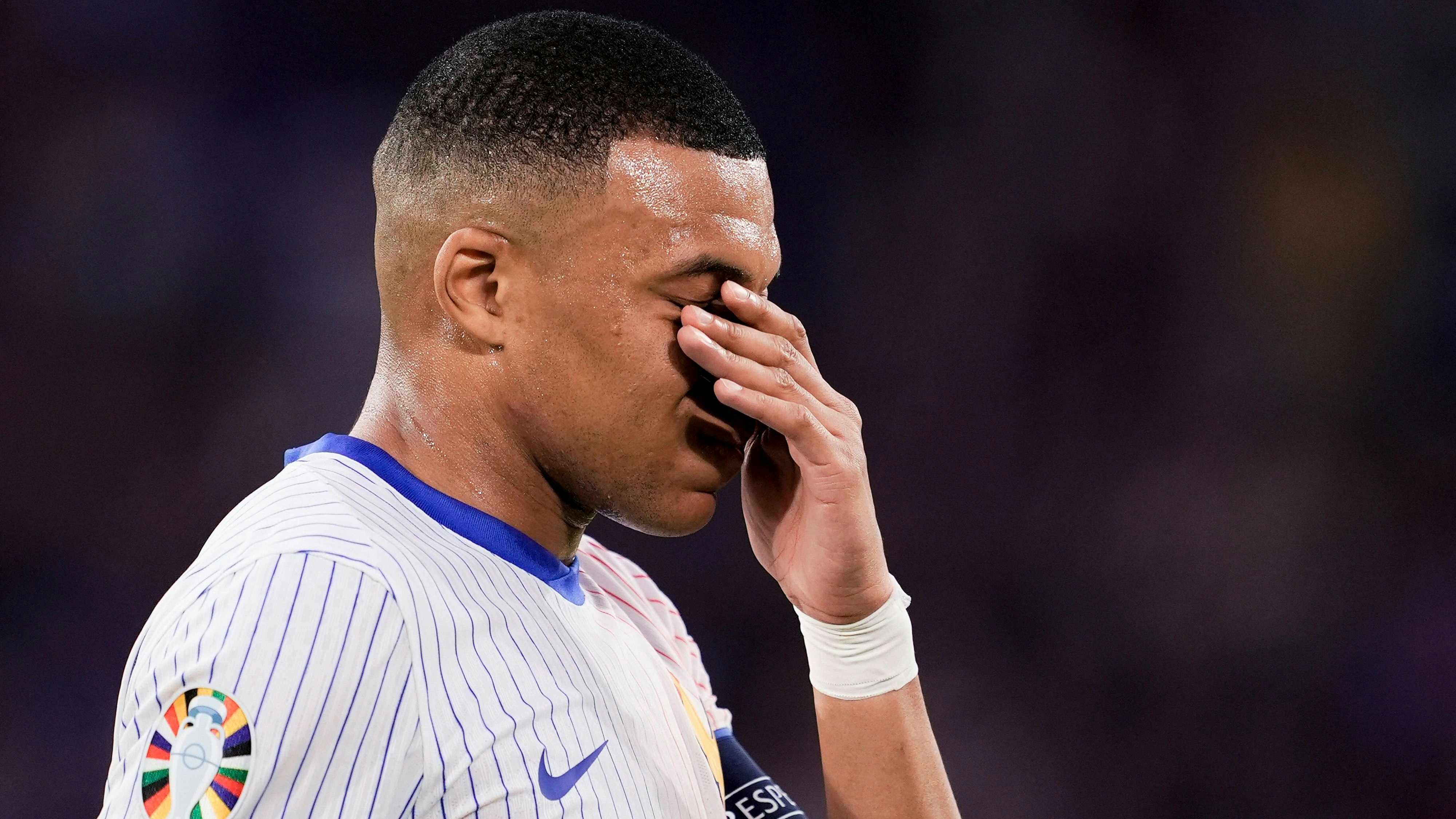 Wird Fußball-Star Kylian Mbappe für das Duell der Franzosen gegen die Niederlande am Freitagabend fit? 