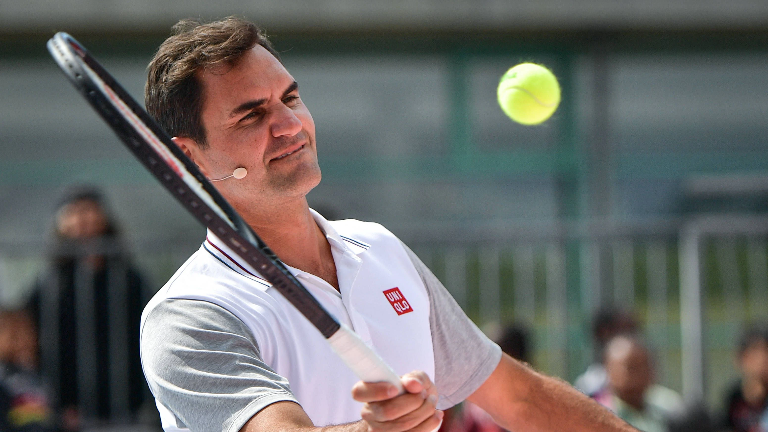 Tennis-Star Roger Federer überlegt, noch einmal den Schläger in die Hand zu nehmen. 