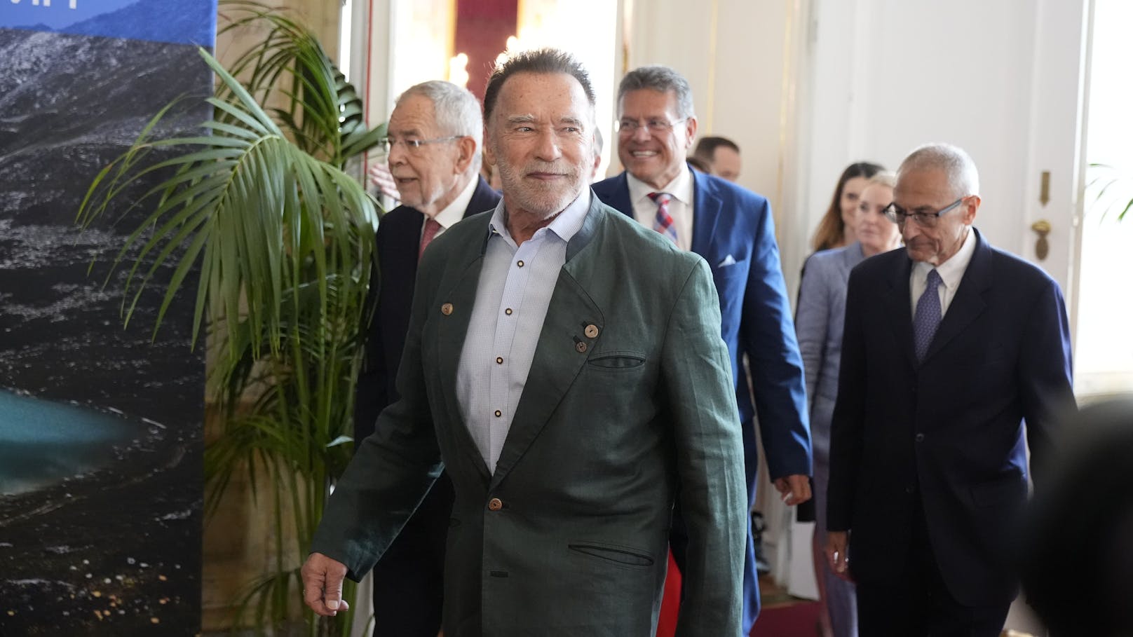 Arnold Schwarzenegger warnt: "Stoppt das Bluten"