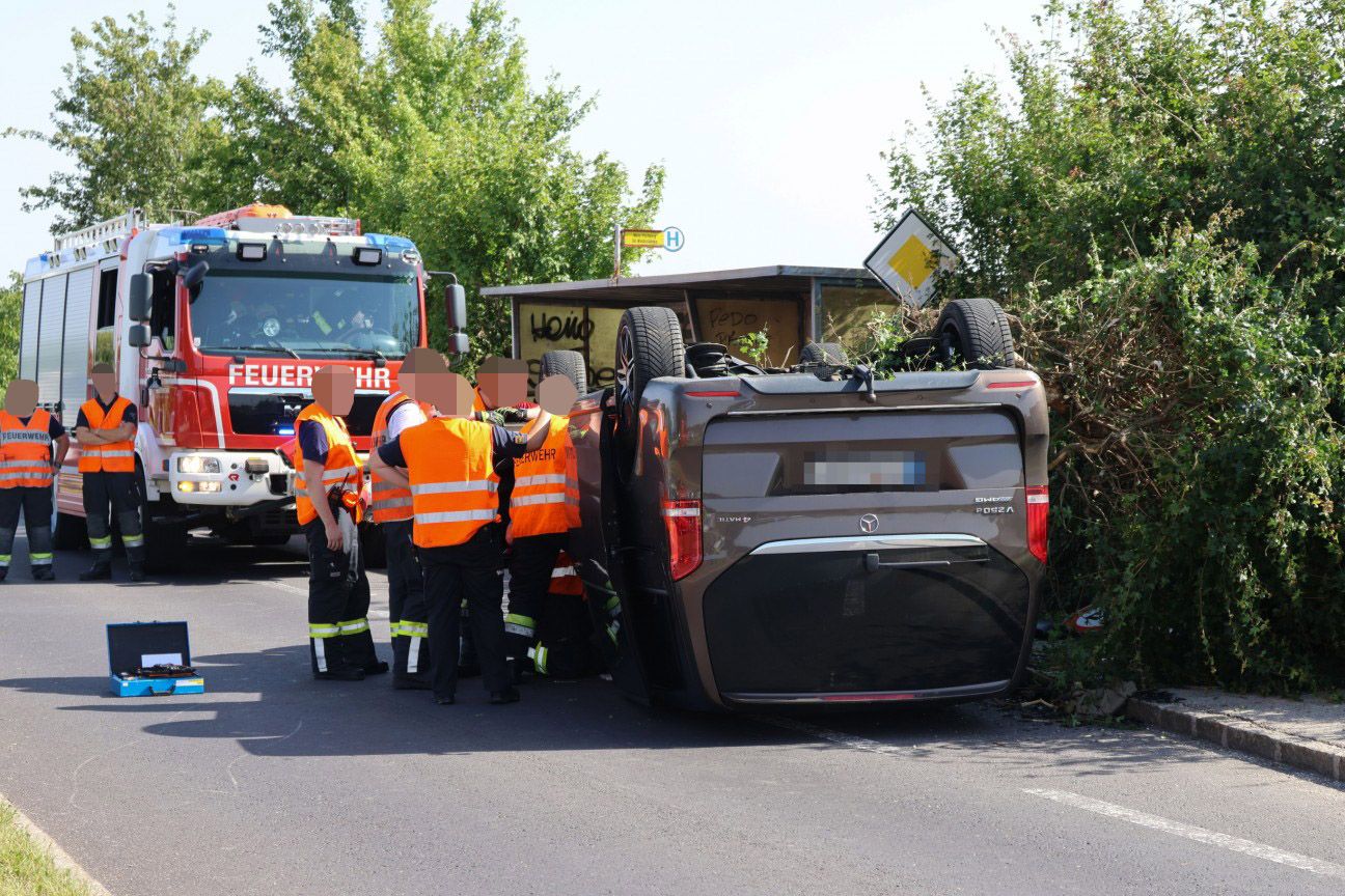 Der deutsche Staatsbürger kam mit seinem Pkw von der Fahrbahn ab und überschlug sich.