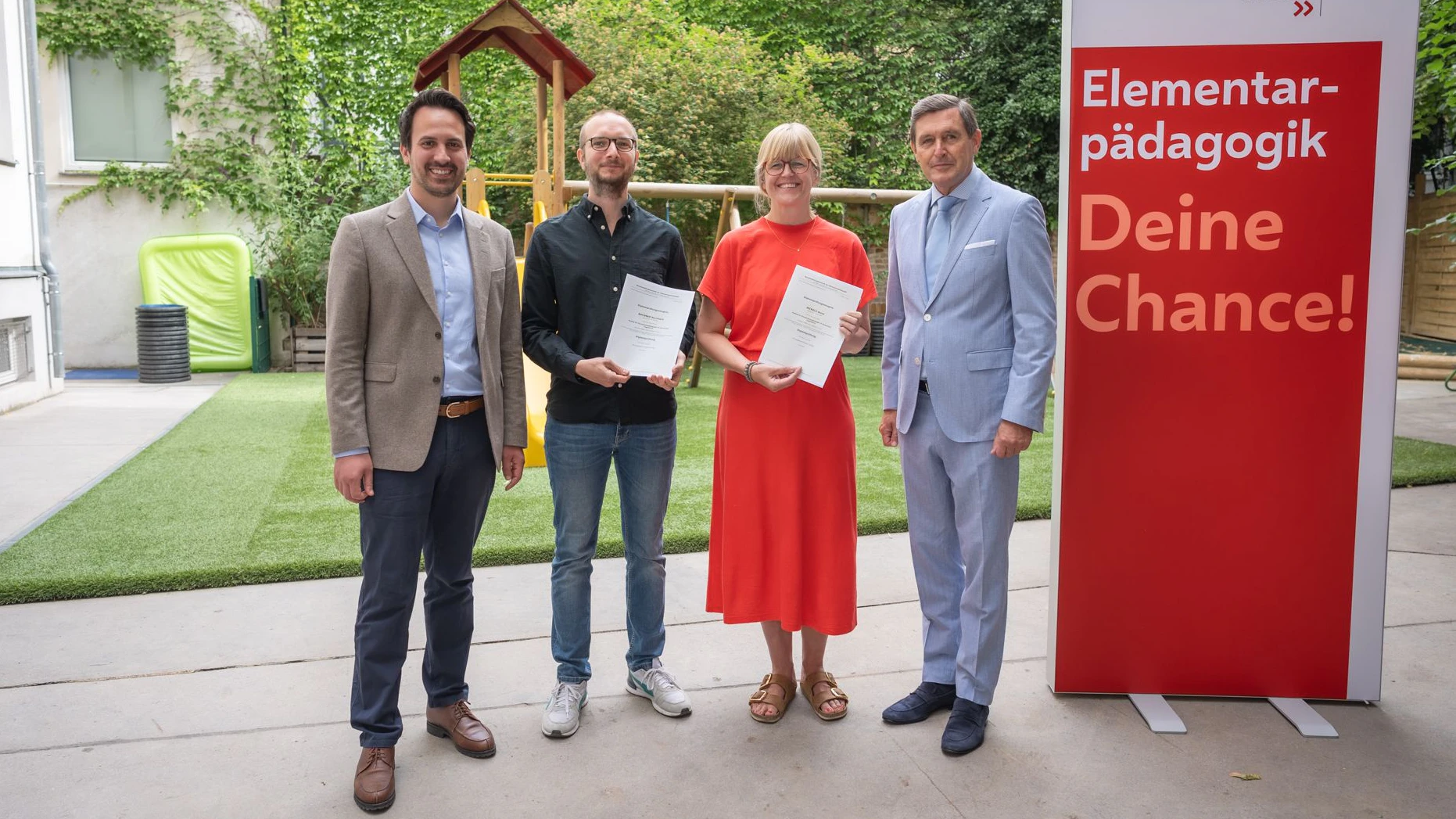 Hanke und Wiederkehr gratulieren ersten Absolvent*innen mit Jobs PLUS Ausbildung in der Elementarpädagogik