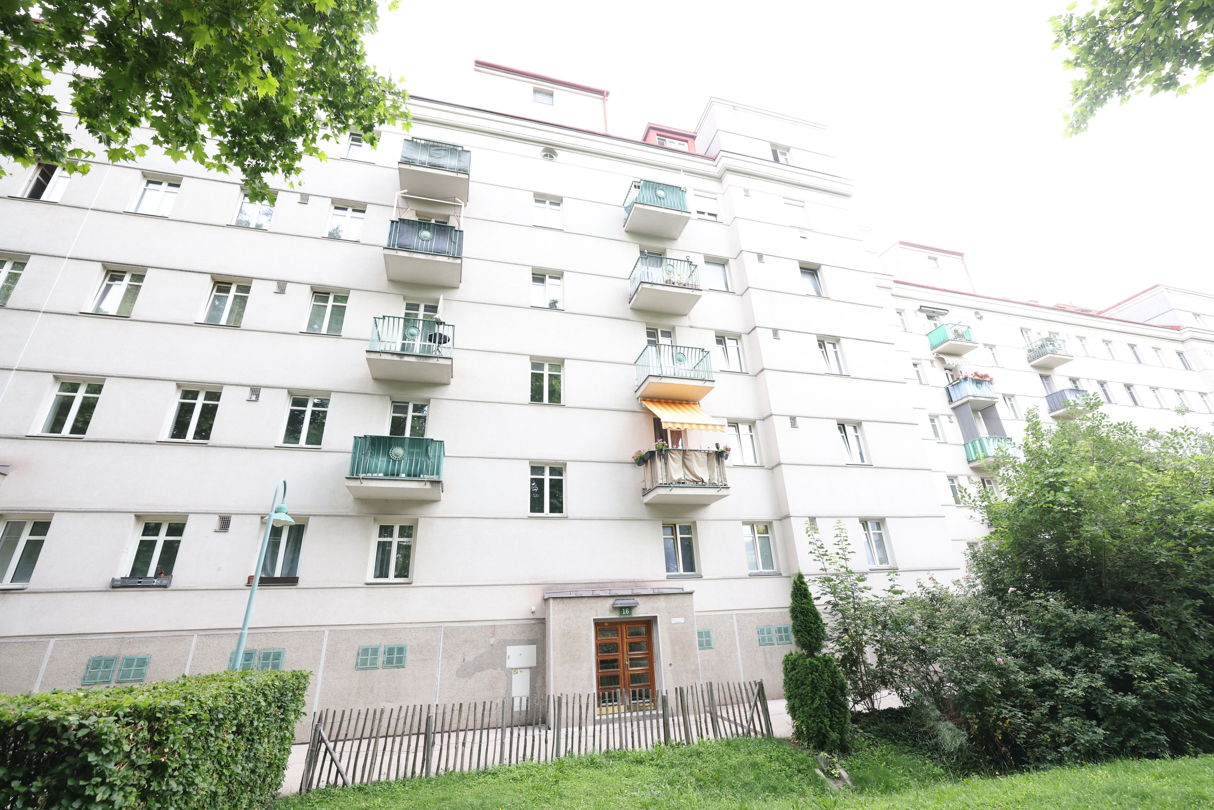 Hier wohnte jener Mann in der Brigittenau, der sich vor der Polizei verschanzte.