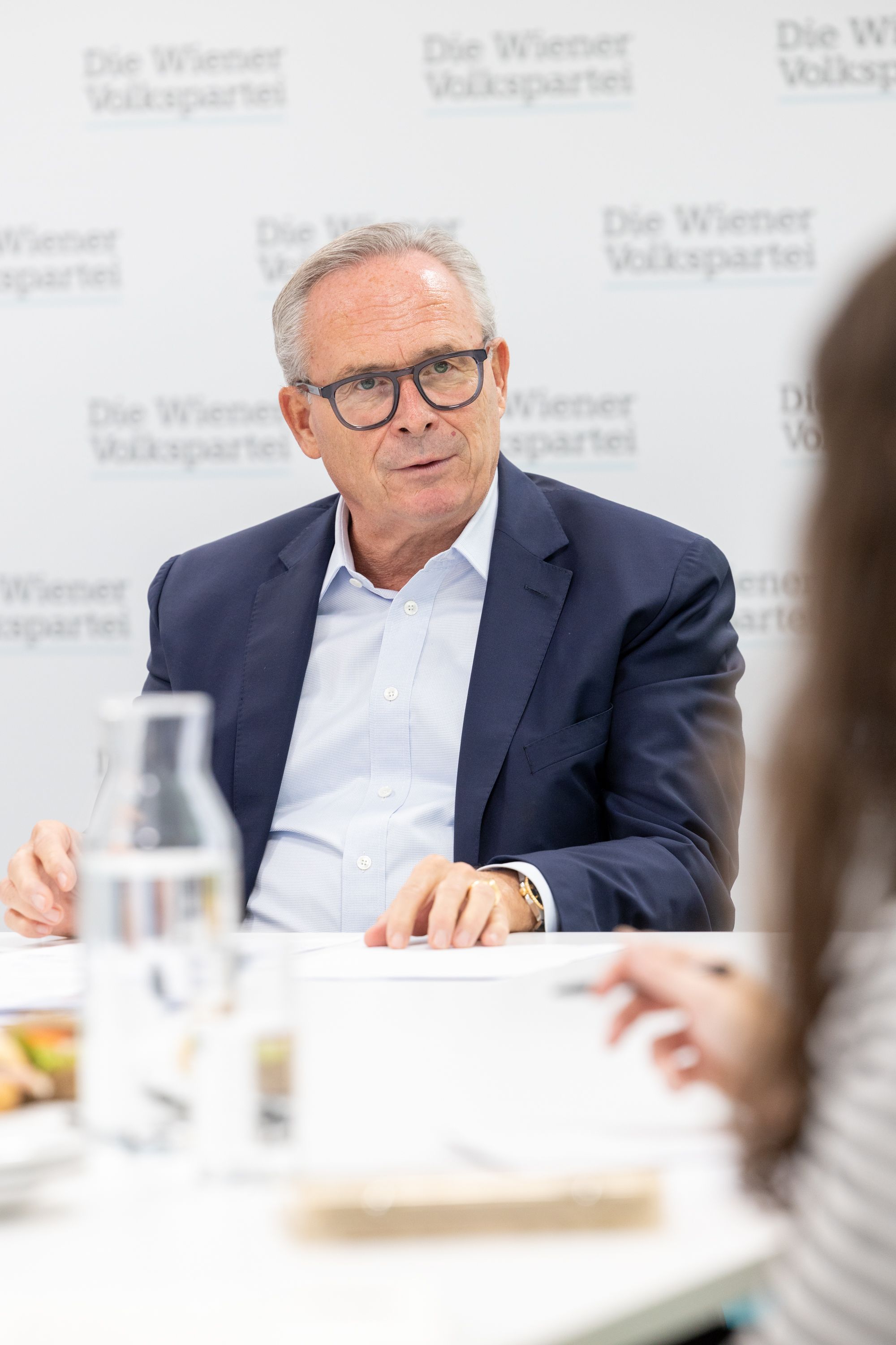 Stadtrat Karl Mahrer im Gespräch mit 